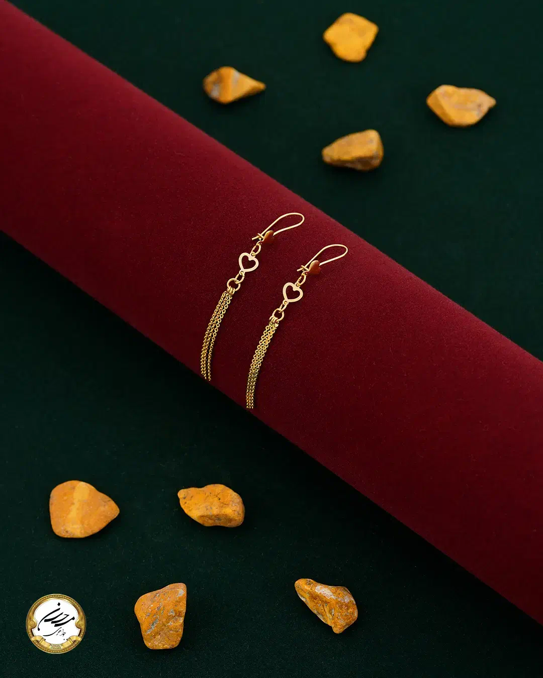 گوشواره طلای آویزی با طرح قلب در جواهری محسن|جواهرات|قم, امامزاده ابراهیم|دیوار