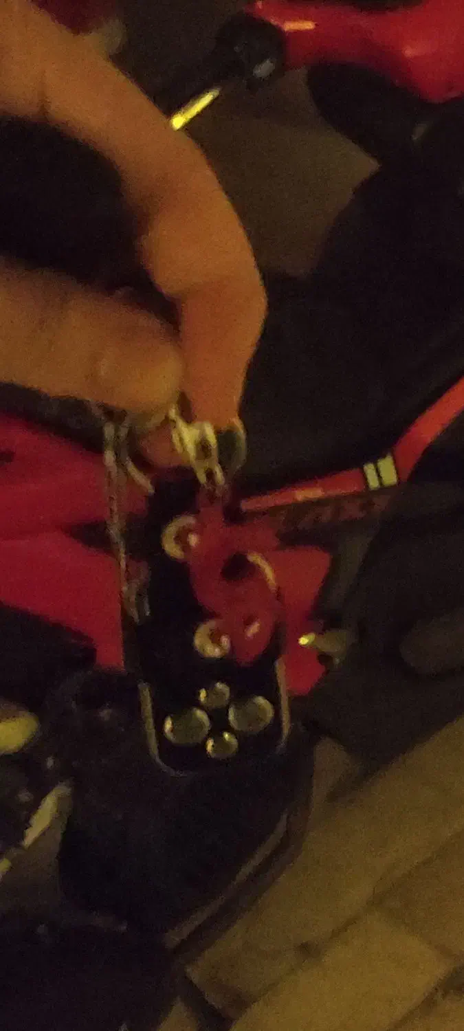 گمشده کلید موتور|اشیا|فردیس, منظریه|دیوار