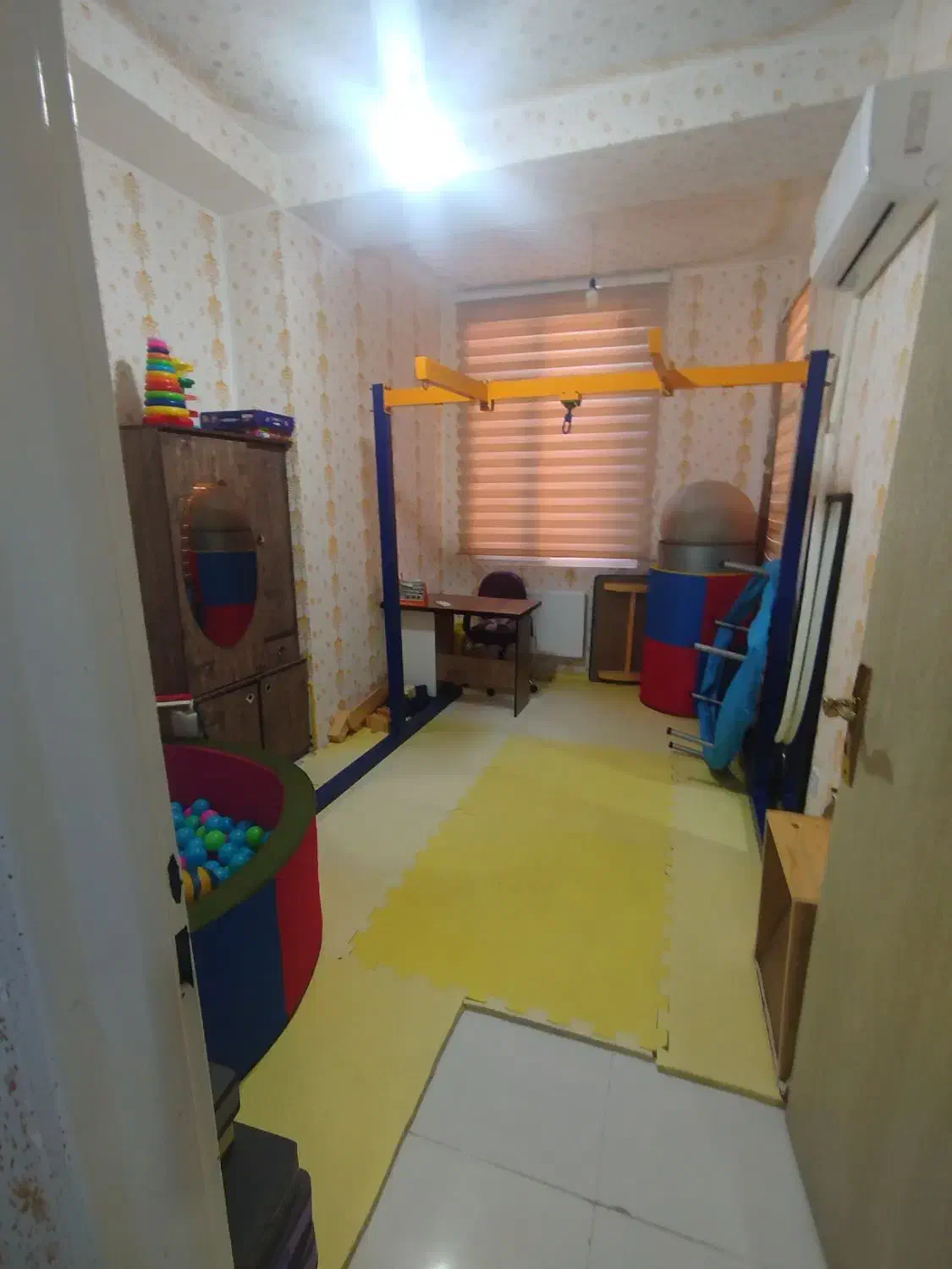 اپارتمان تجاری بیست دو بهمن مرکز شهر|فروش دفتر کار، اتاق اداری، مطب|ایلام, |دیوار