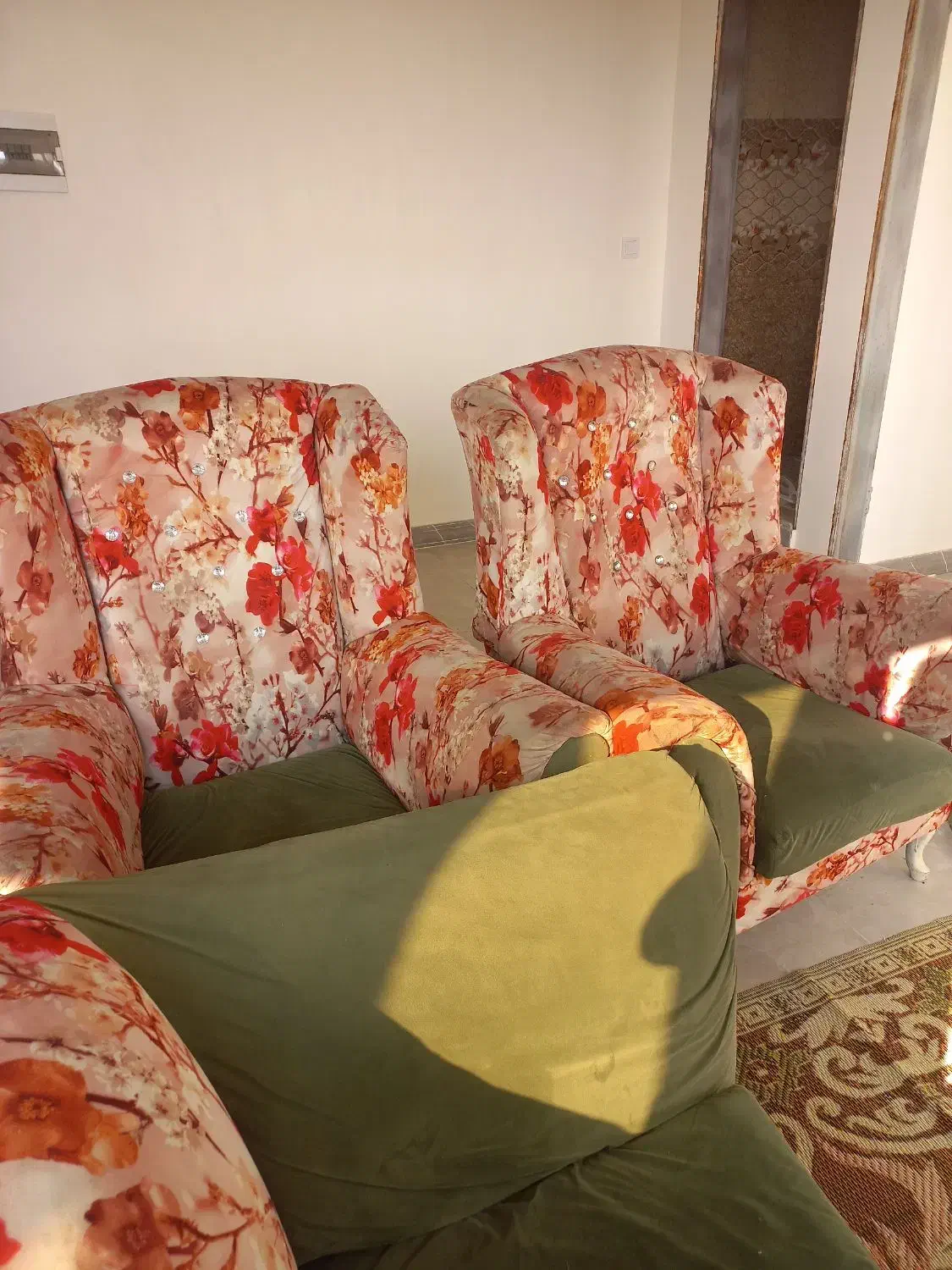 مبل|مبلمان خانگی و میز عسلی|رشت, دخانیات|دیوار