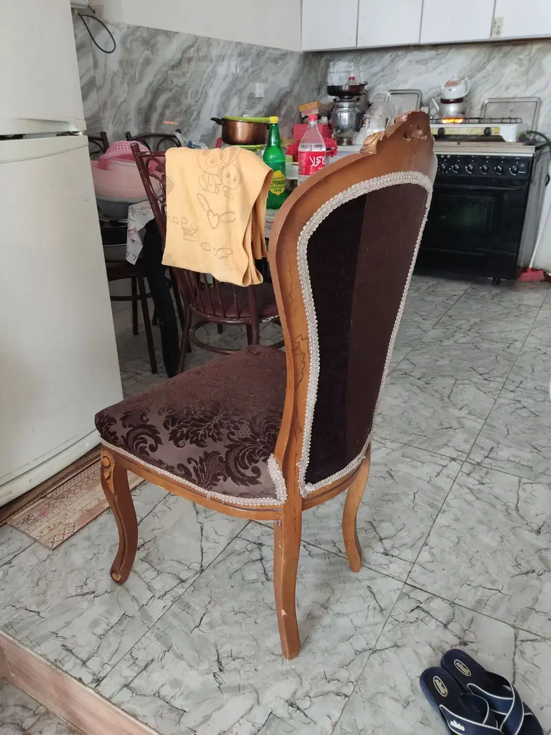 صندلی تک|میز و صندلی غذاخوری|تربت جام, حافظ|دیوار