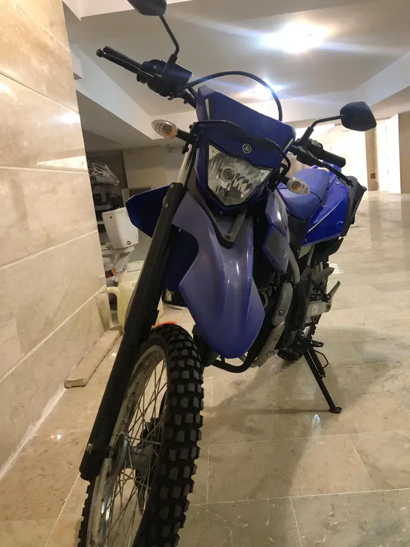 Wr1403|موتورسیکلت|تهران, مینی‌سیتی (شهرک نفت)|دیوار