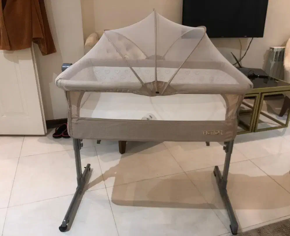 تخت کنار مادر فیکشن کاملا نو|تخت و سرویس خواب|پردیس, فاز ۸|دیوار