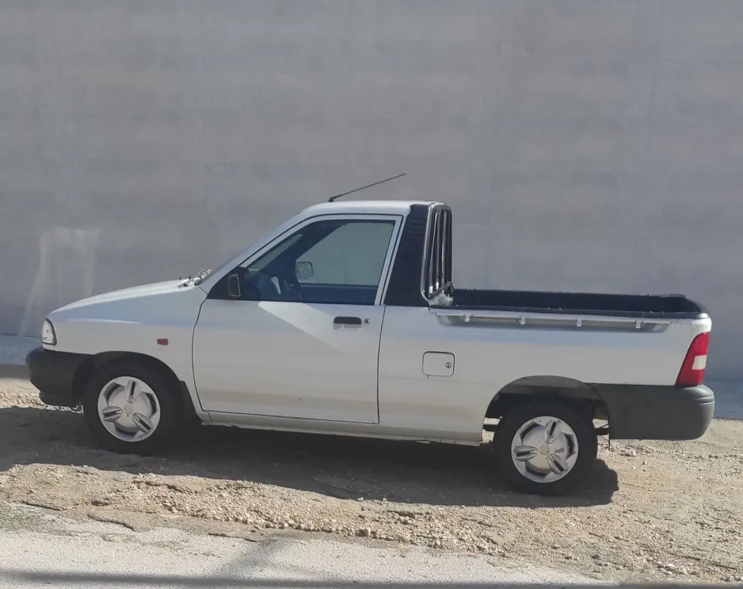 پرایدبارمدل۴۰۲ شاسی پلمپ|خودرو سواری و وانت|شیراز, حومه شیراز|دیوار