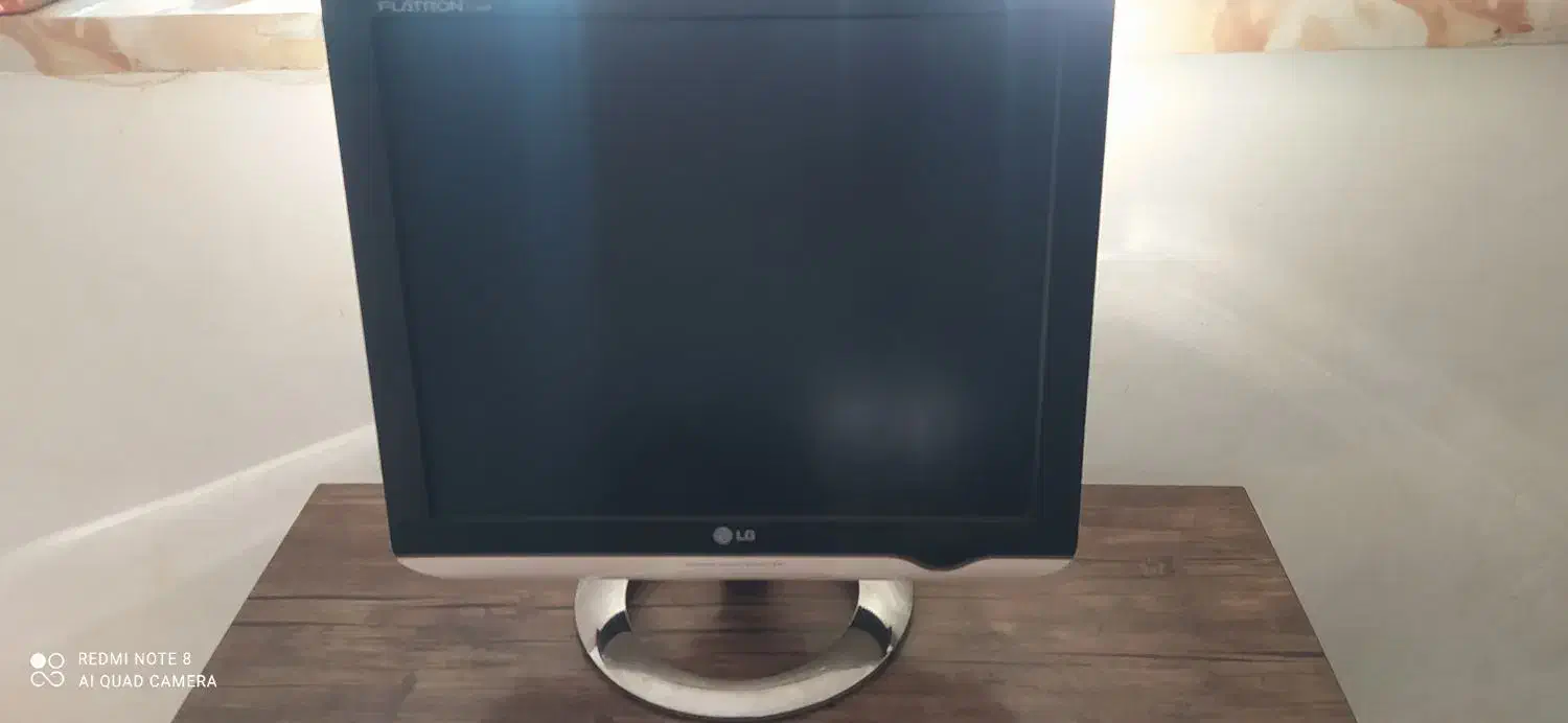 مانیتور الجی بدون تعمیر|قطعات و لوازم جانبی رایانه|تهران, کیانشهر|دیوار