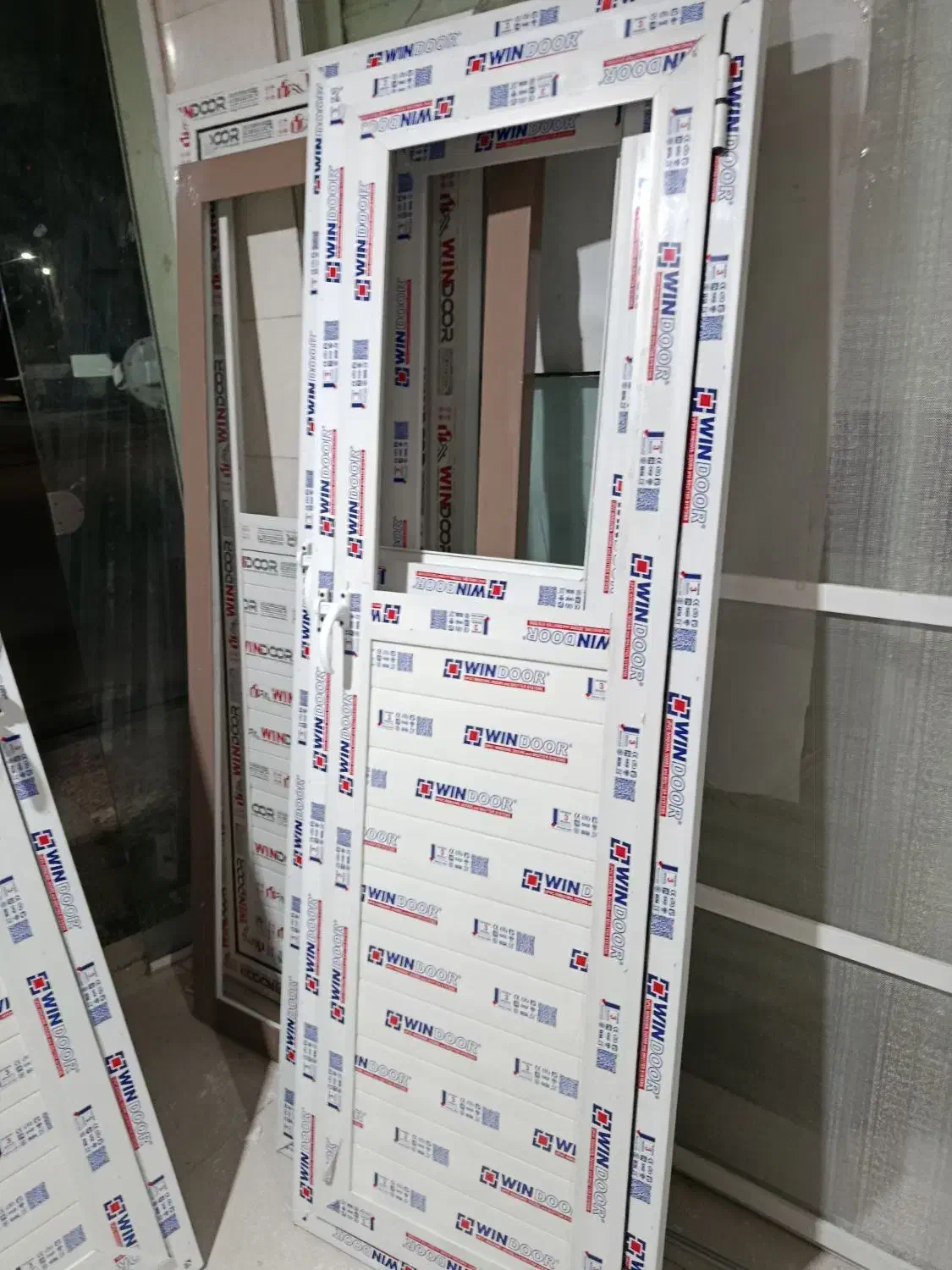 انواع درب پی وی سی|خدمات پیشه و مهارت|خرم‌آباد, |دیوار