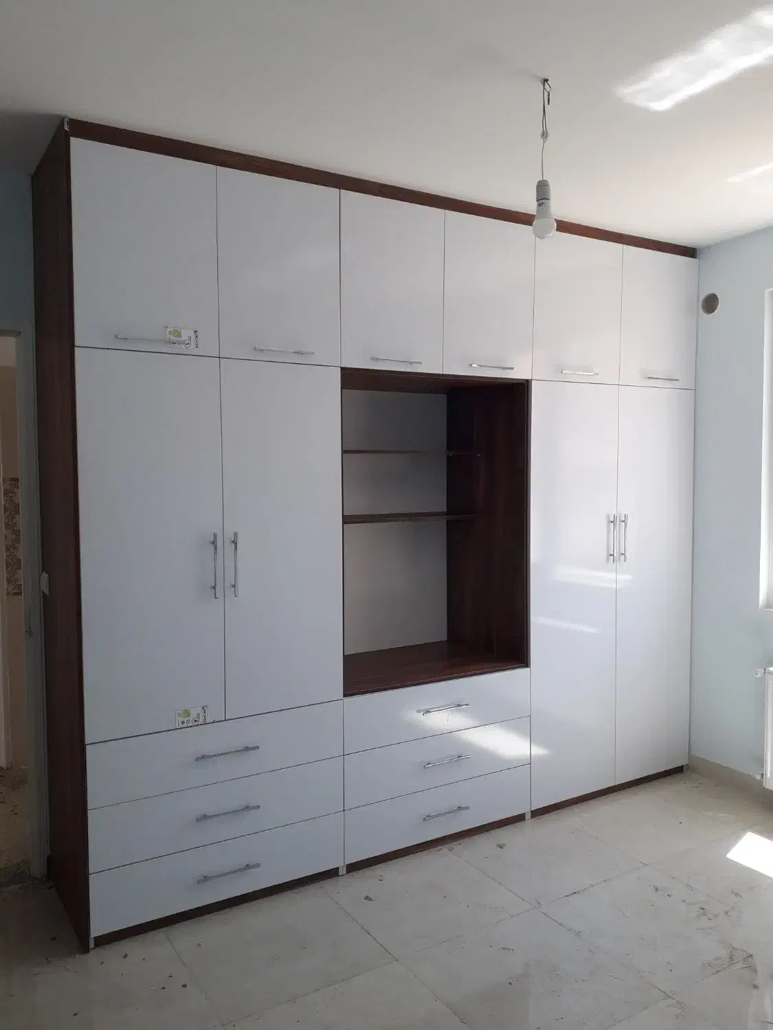 ساخت و تعمیر کابینت، کمد دیواری و تخت خواب|خدمات پیشه و مهارت|سنندج, |دیوار