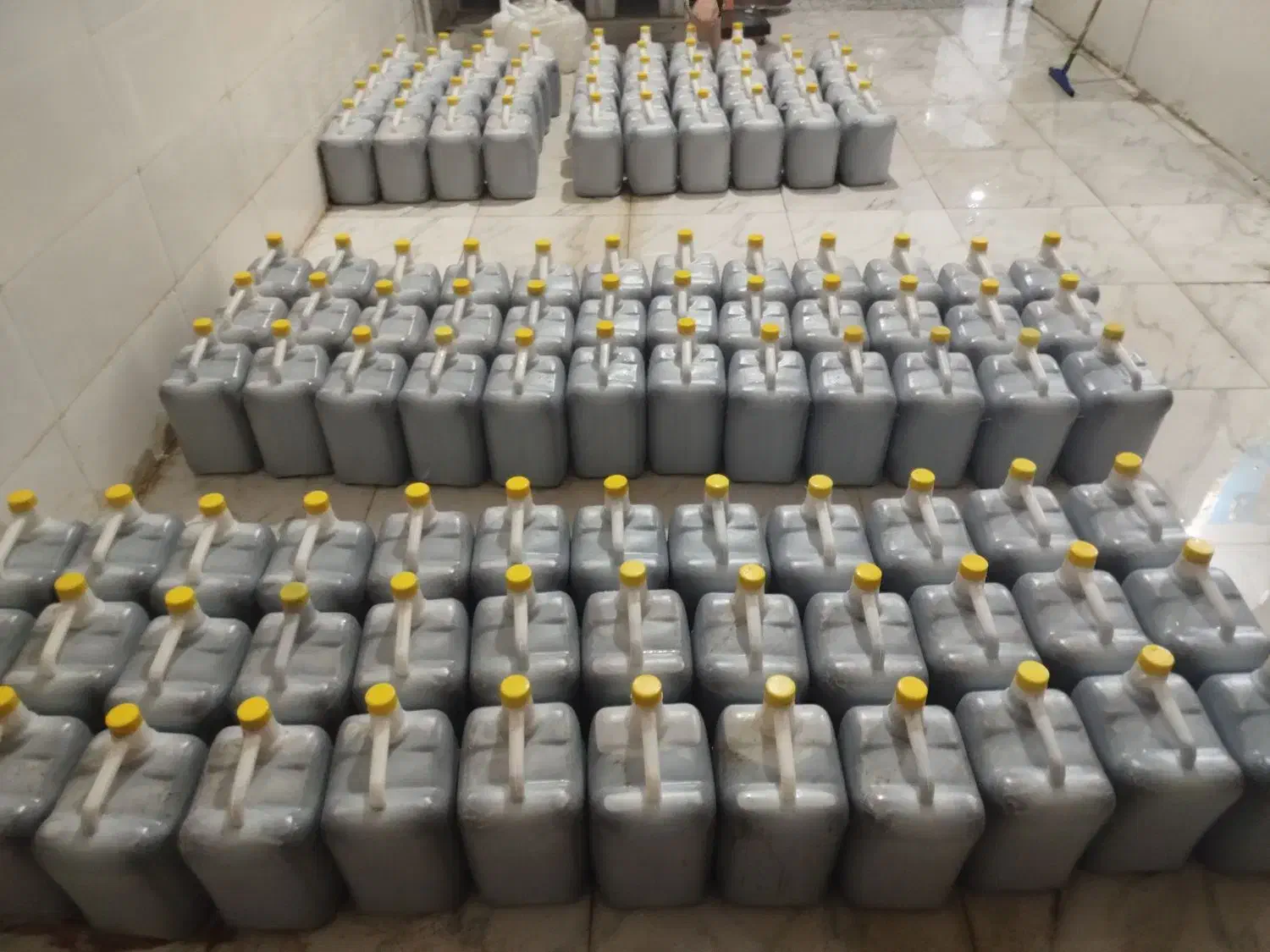 شیره انگور درجه یک|خوردنی و آشامیدنی|دشمن زیاری, |دیوار