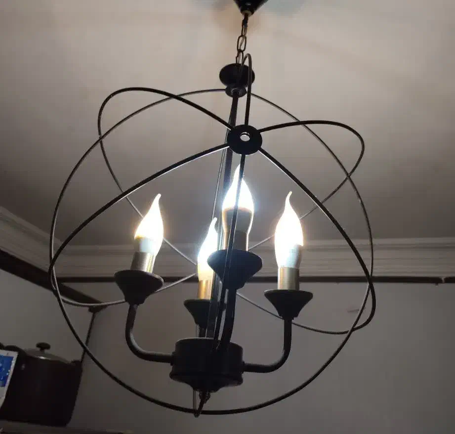 لوستر مدرن مشکی ۴ شعله با لامپ شمعی|لوستر و چراغ آویز|مشهد, سمزقند|دیوار
