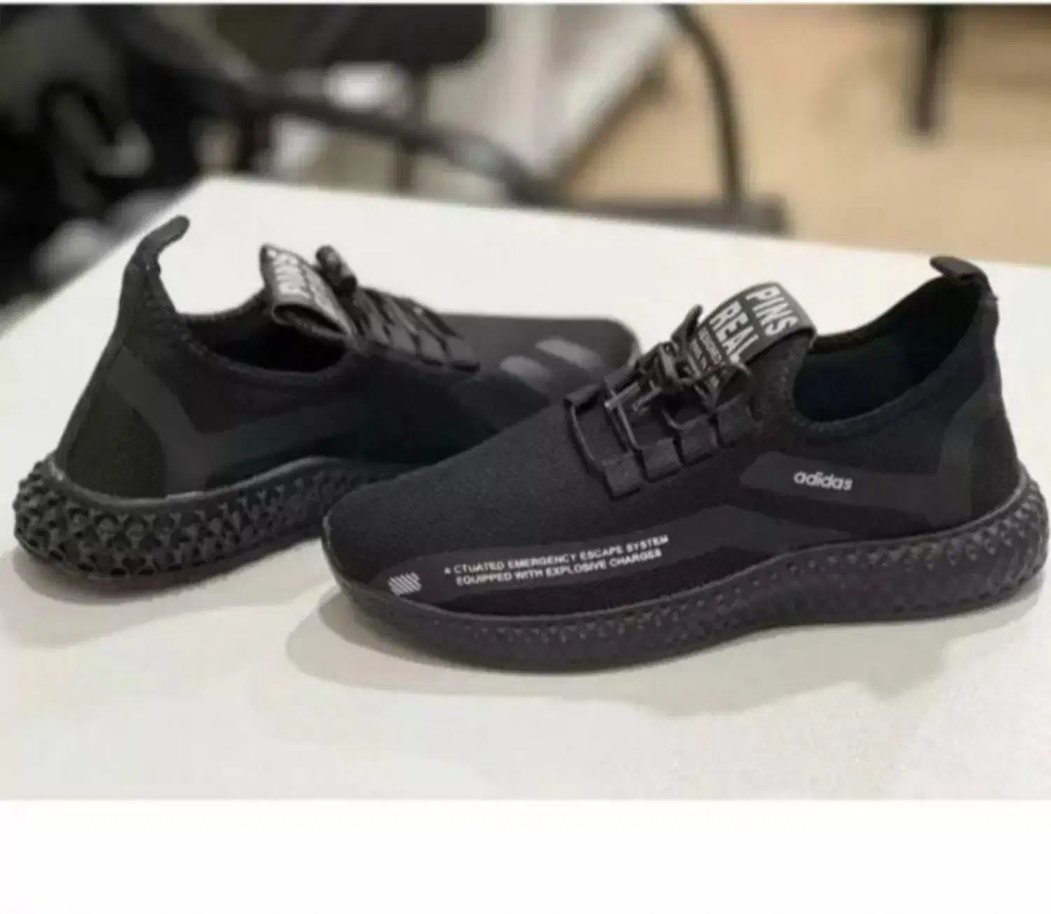 کتونی بافتی آدیداس|کیف، کفش، کمربند|گرگان, |دیوار