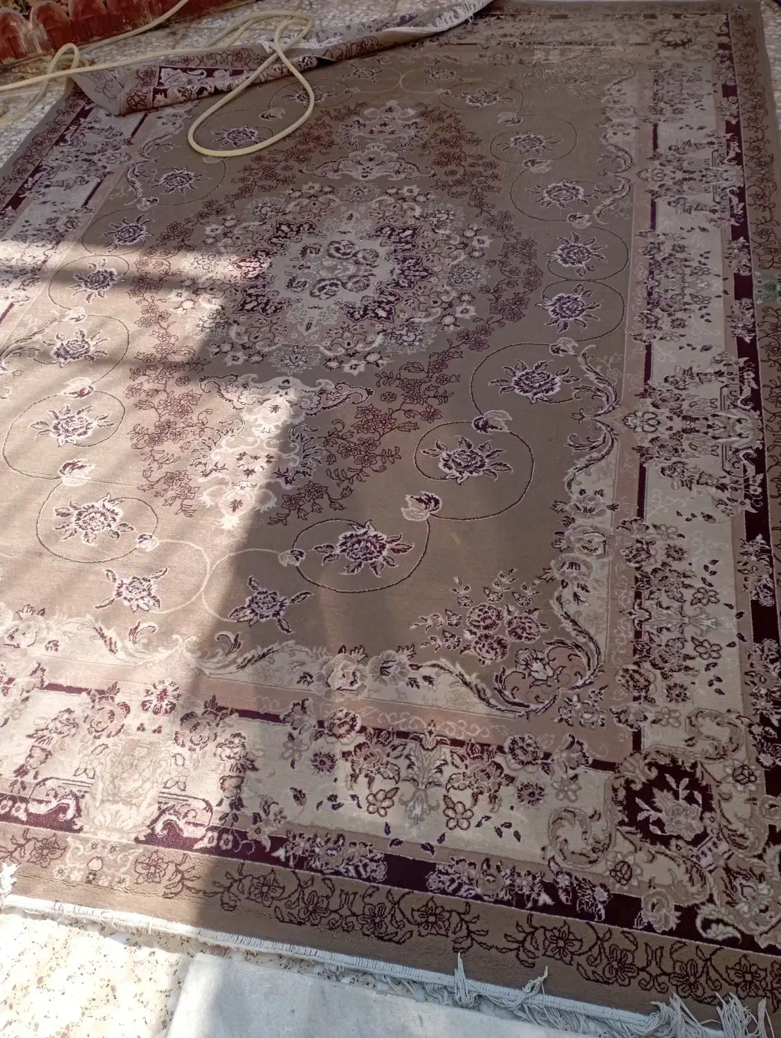 فرش ۹متری زمینه گردویی|فرش|شاهین‌شهر, فیض|دیوار