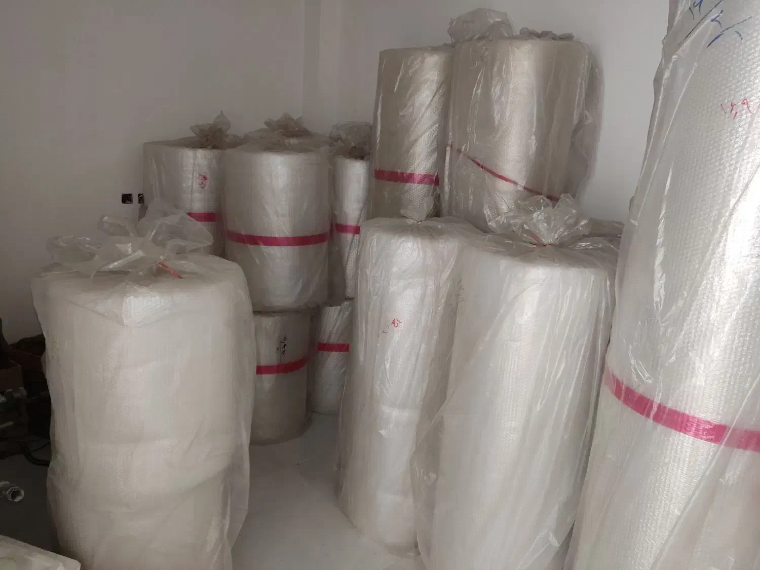 نایلون حباب دار|ظروف نگهدارنده، پلاستیکی، یک‌بارمصرف|گنبد کاووس, |دیوار