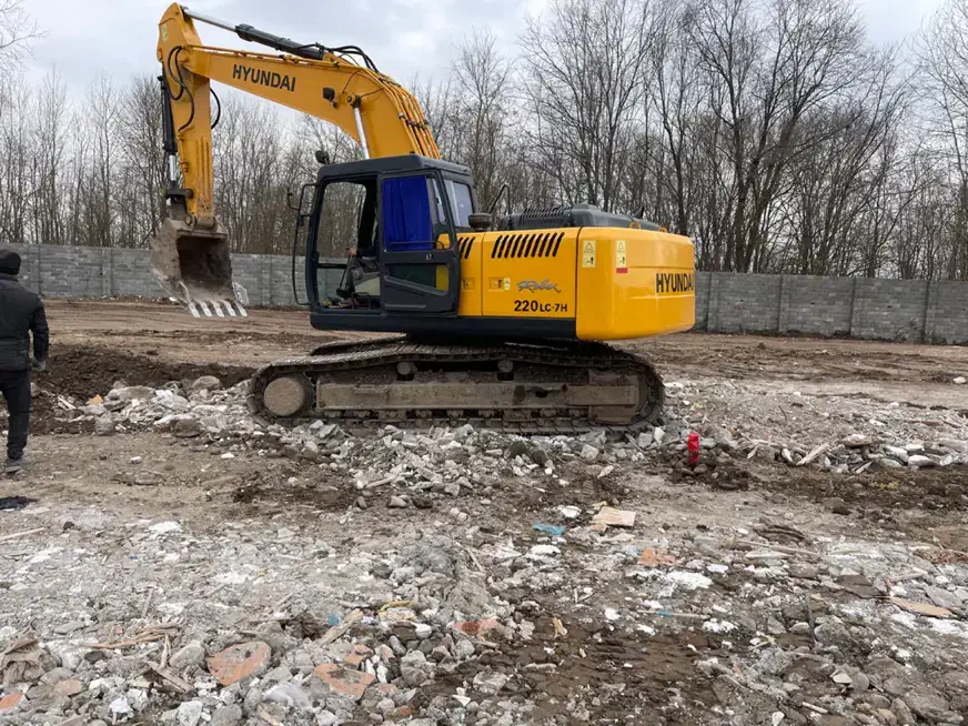 اجاره بیل مکانیکی چرخ لاستیکی و زنجیری ،خاکبرداری|خدمات حمل و نقل|رشت, ساغری سازان|دیوار