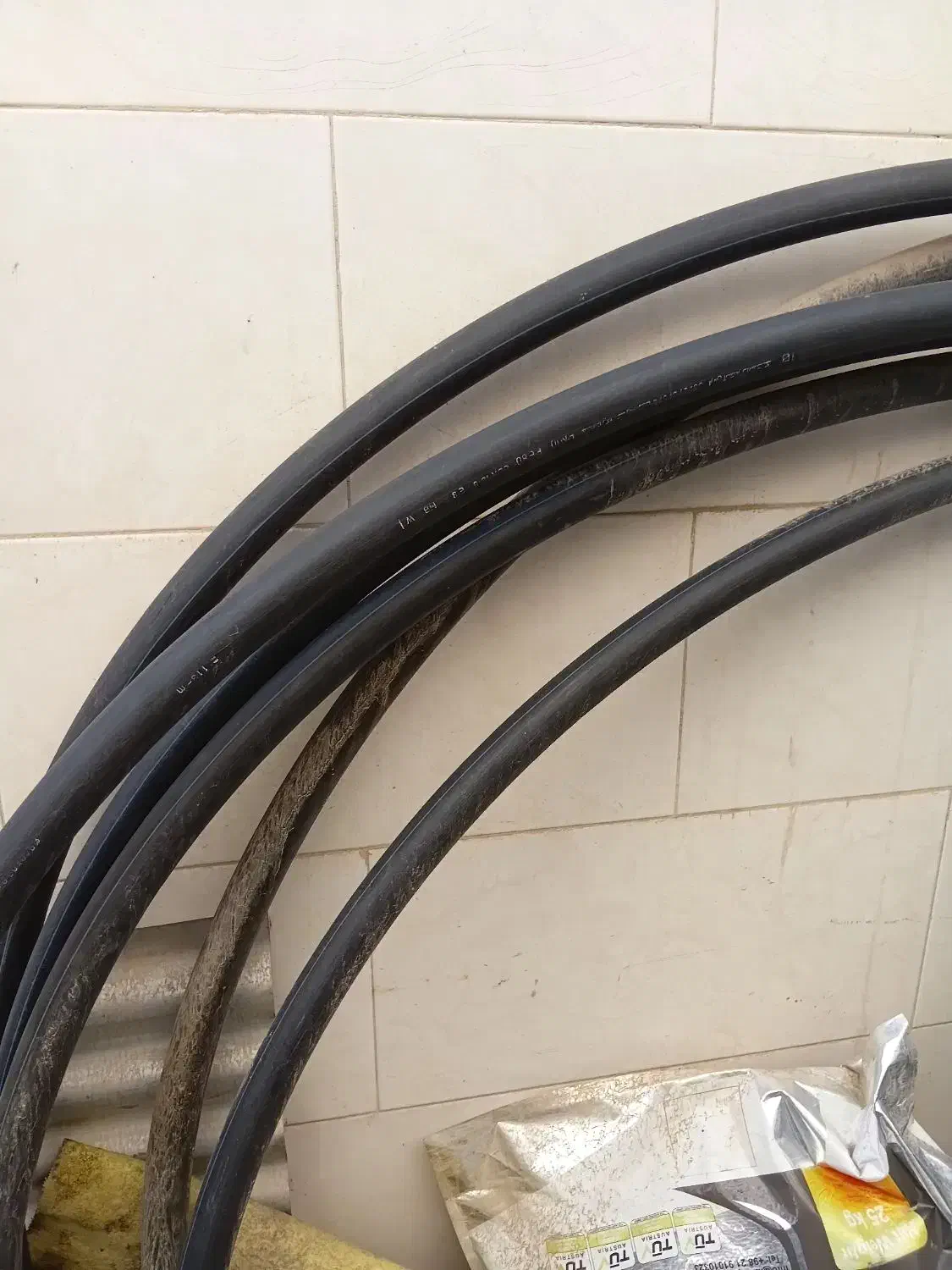 ۴۰ متر لوله پلی اتیلن|عمدهفروشی|هشتگرد, شهرک بعثت|دیوار