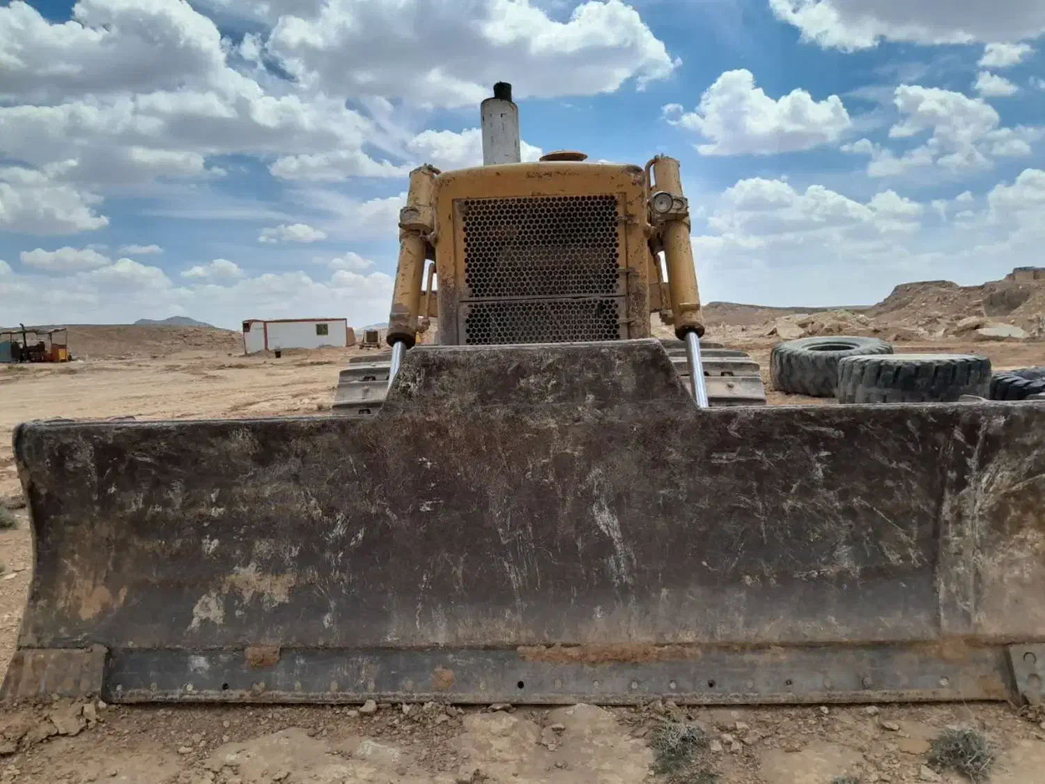 بلدوزر تی دی ۲۵ موتور کاتی ۱۱ td25G|ماشینآلات صنعتی|اصفهان, خانه اصفهان|دیوار