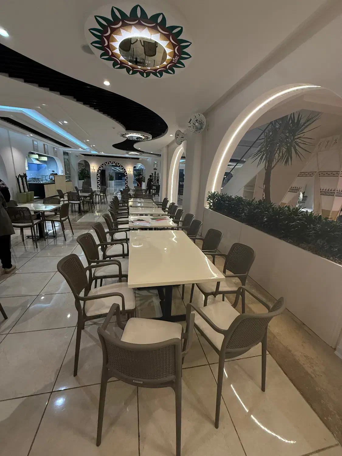 سالندار ویتر|استخدام خدمات فروشگاه و رستوران|قزوین, |دیوار