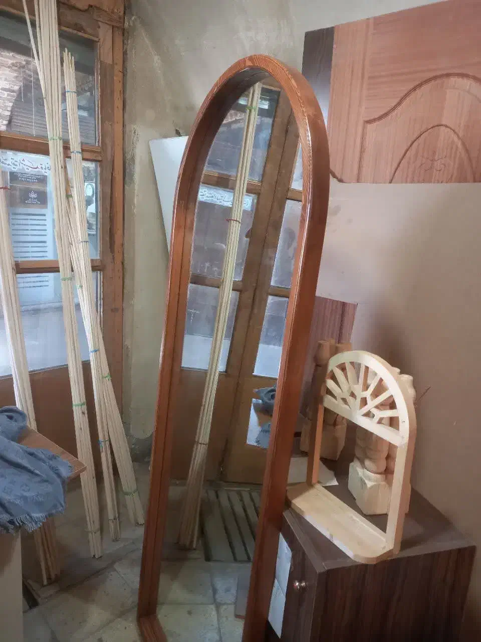 آیینه قاب دار|آینه|قزوین, |دیوار