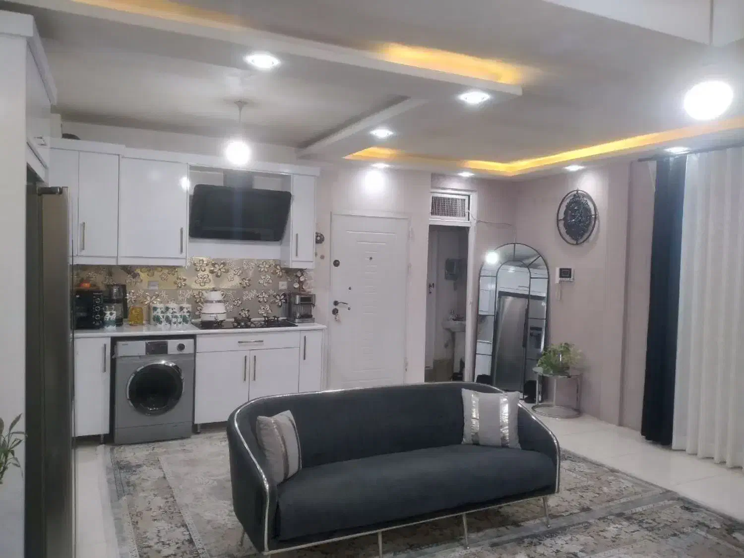 آپارتمان نقلی /طبقه سوم/بازسازی شده/ خوش نقشه|فروش آپارتمان|مشهد, رستگار|دیوار