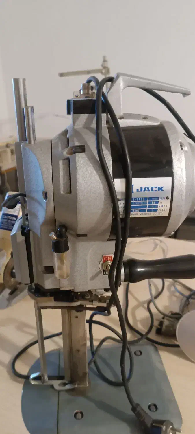 قیچی برقی عمود بر خیاطی|لوازم خیاطی و بافتنی|گرگان, |دیوار