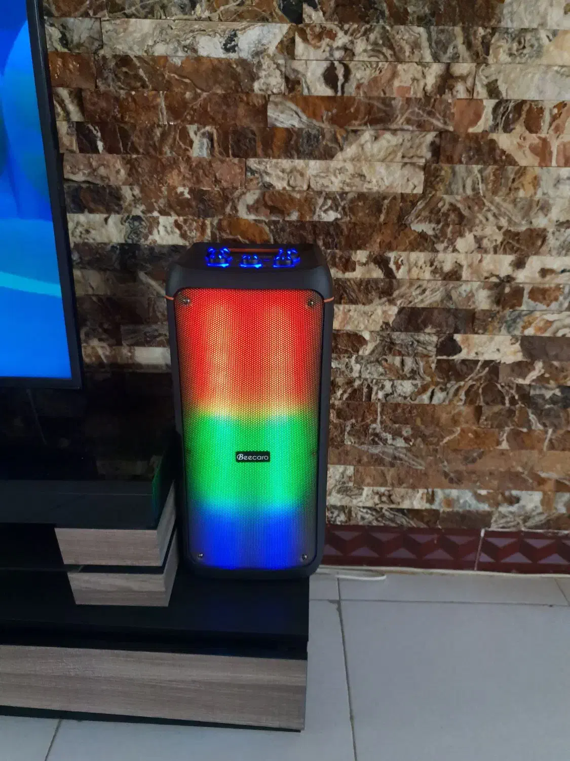 اسپیکر بیکارو|پخشکننده همراه|قلعه نو, |دیوار