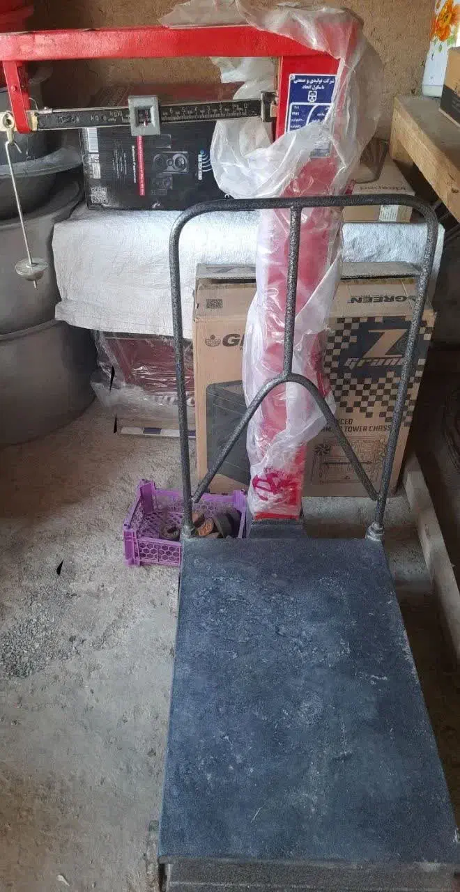 باسکول ۲۰۰ کیلویی مکانیکی در حد نو|عمده‌فروشی|داران, |دیوار