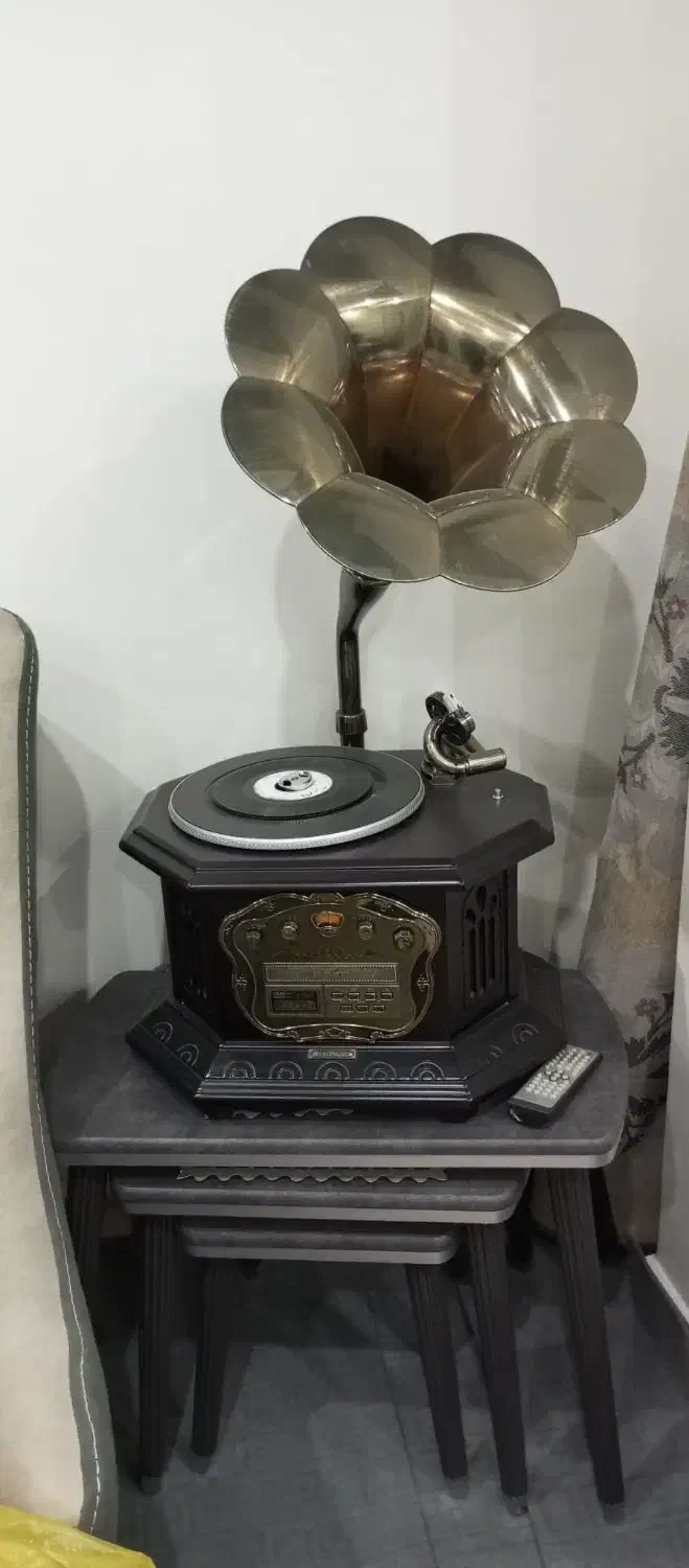 گرامافون مارک آنتیک|کلکسیون اشیاء عتیقه|فردیس, شهرک ارم|دیوار