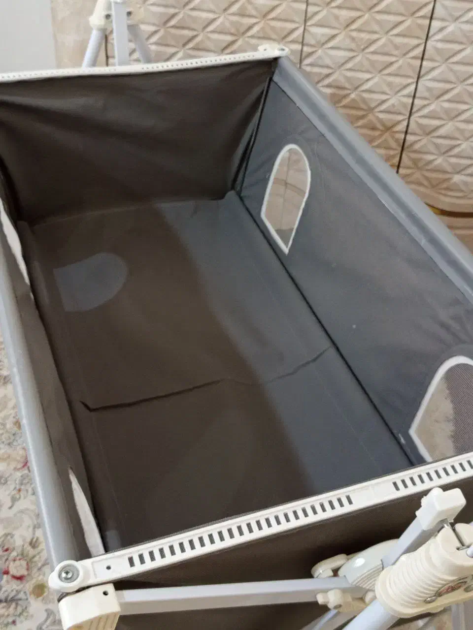 گهواره نو|تخت و صندلی بچه|ارومیه, |دیوار