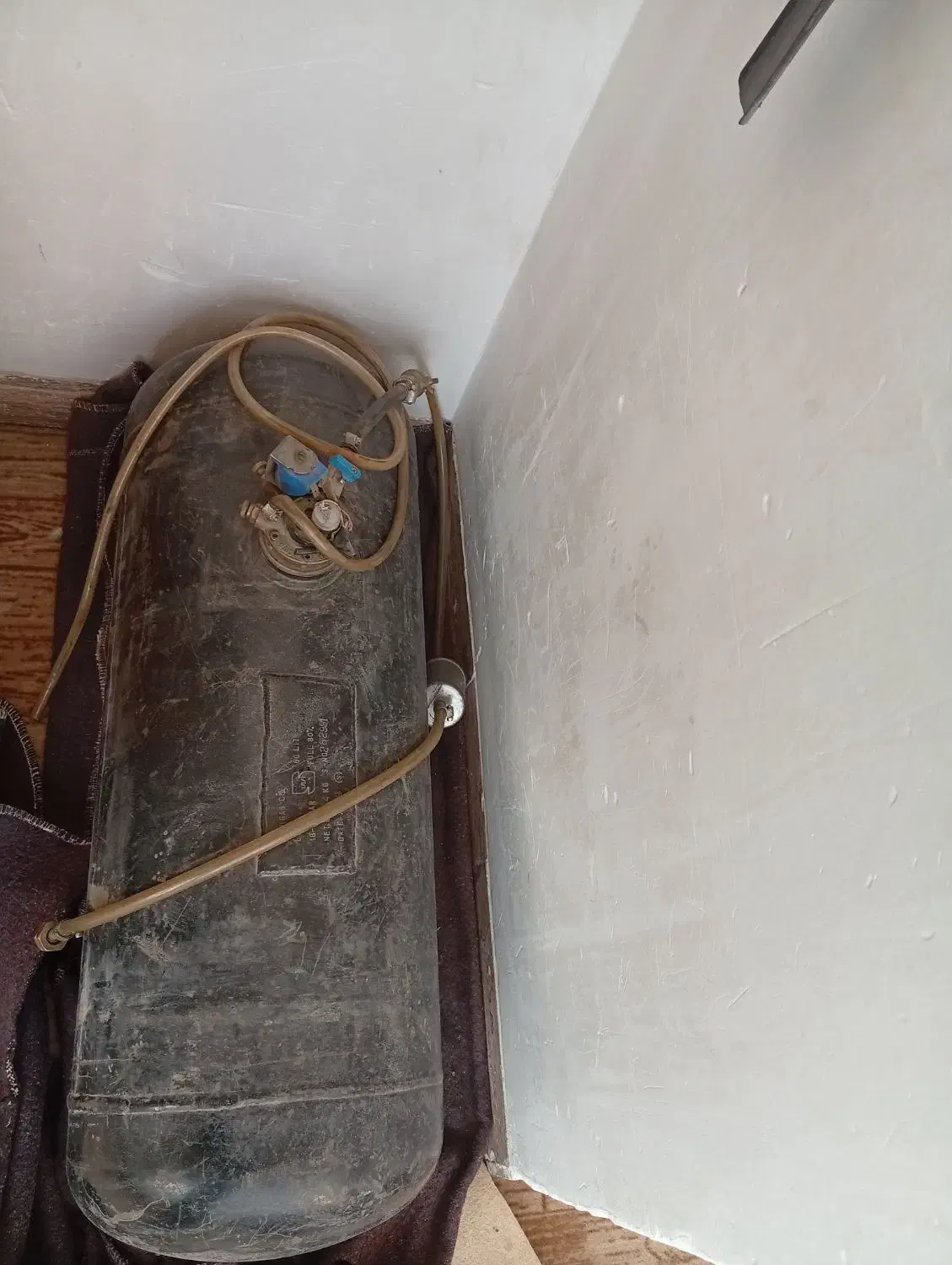 یک کپسول الپیجی خودرو 80کیلو|قطعات یدکی و لوازم جانبی|اردکان, |دیوار