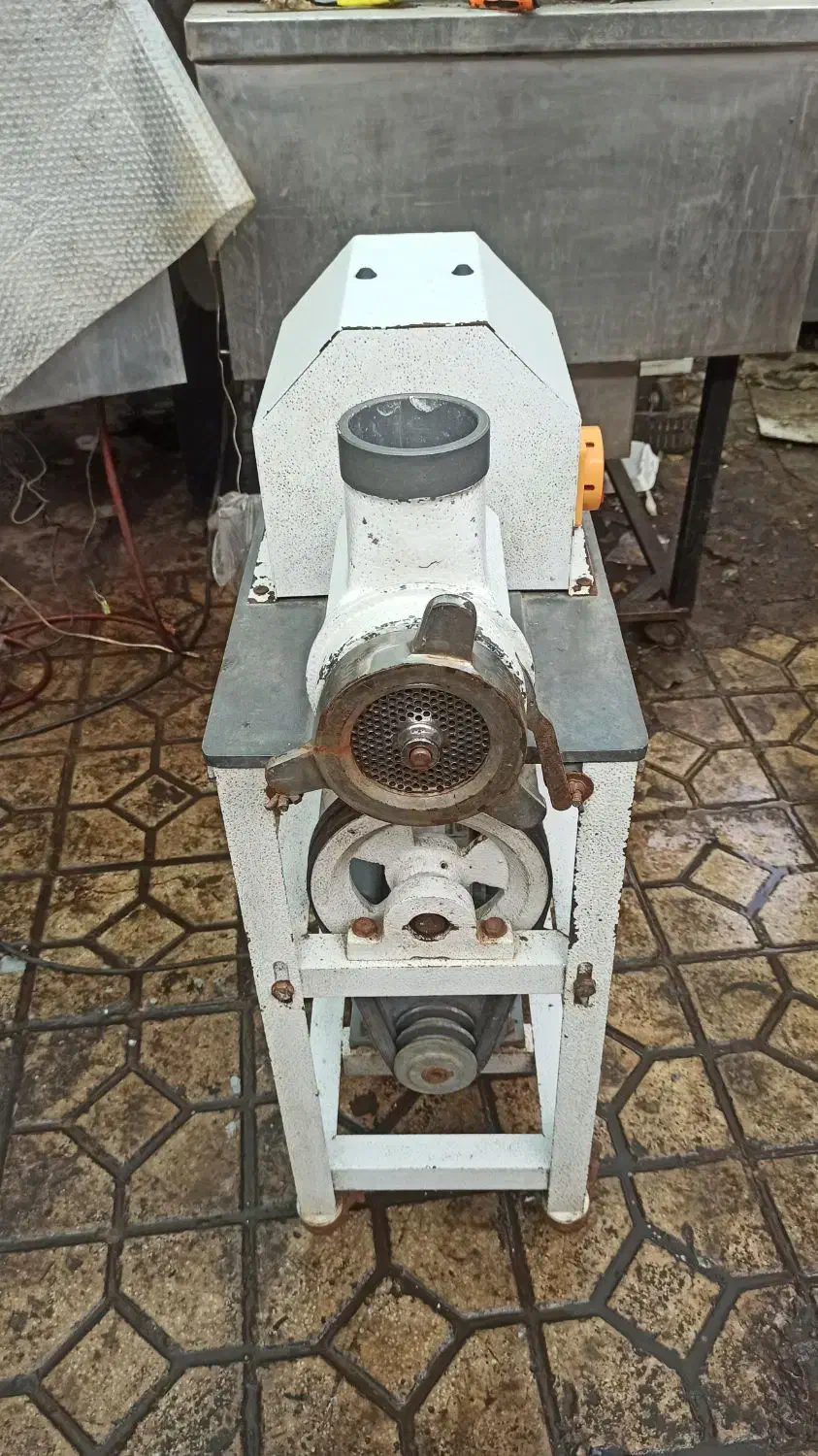 فروش یک عدد دستگاه چرخ گوشت صنعتی عالی|ماشینآلات صنعتی|بندرعباس, |دیوار