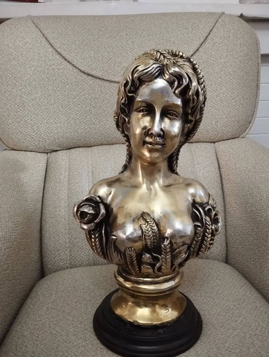 مجسمه آب طلا|مجسمه، تندیس، ماکت|ابهر, |دیوار