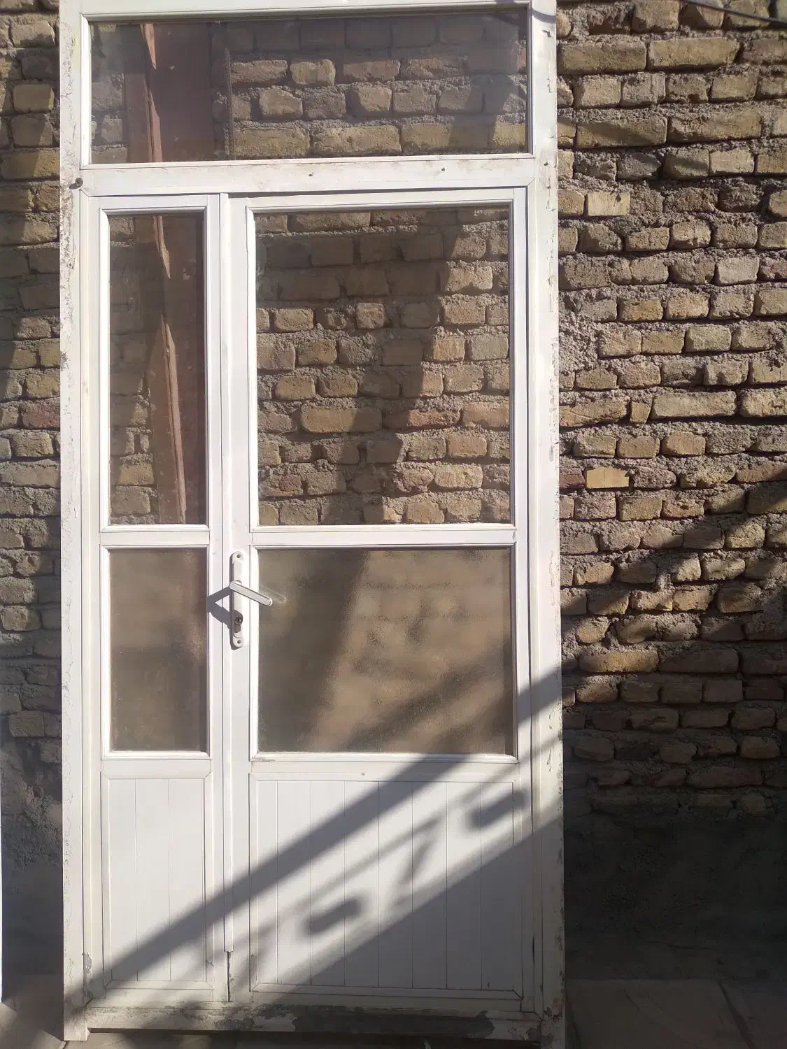 ق ۶ میلیون. همه شیشه‌ها سالم است|مصالح و تجهیزات ساختمان|خوی, |دیوار