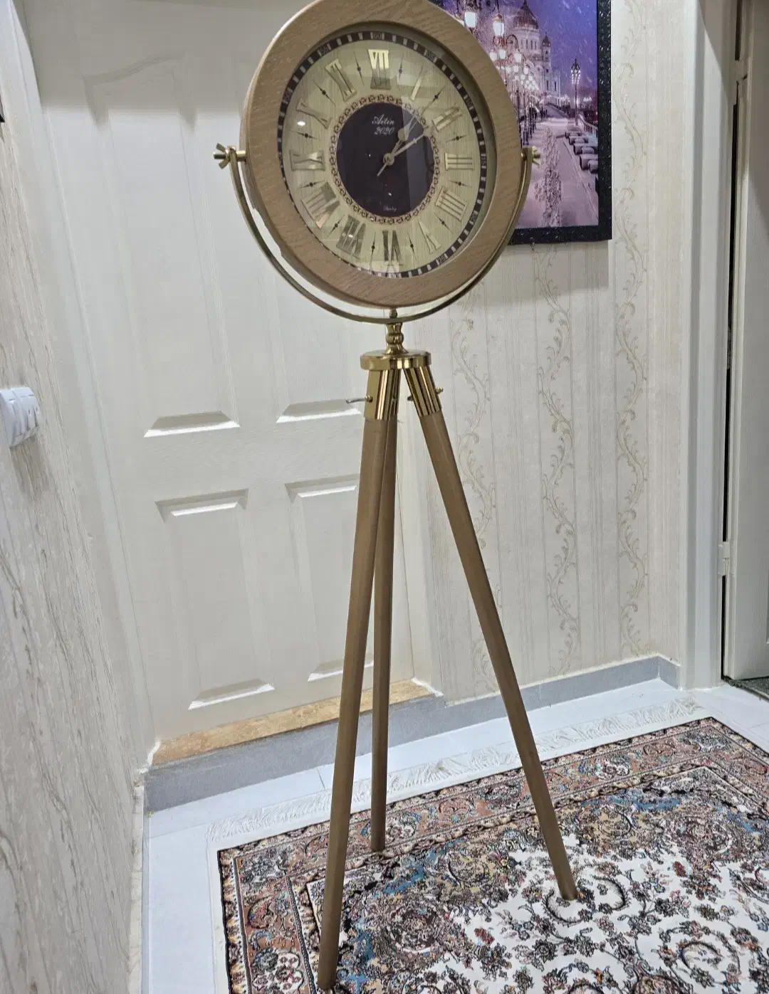 آباژور و ساعت ایستاده طلایی|چراغ خواب و آباژور|تبریز, |دیوار