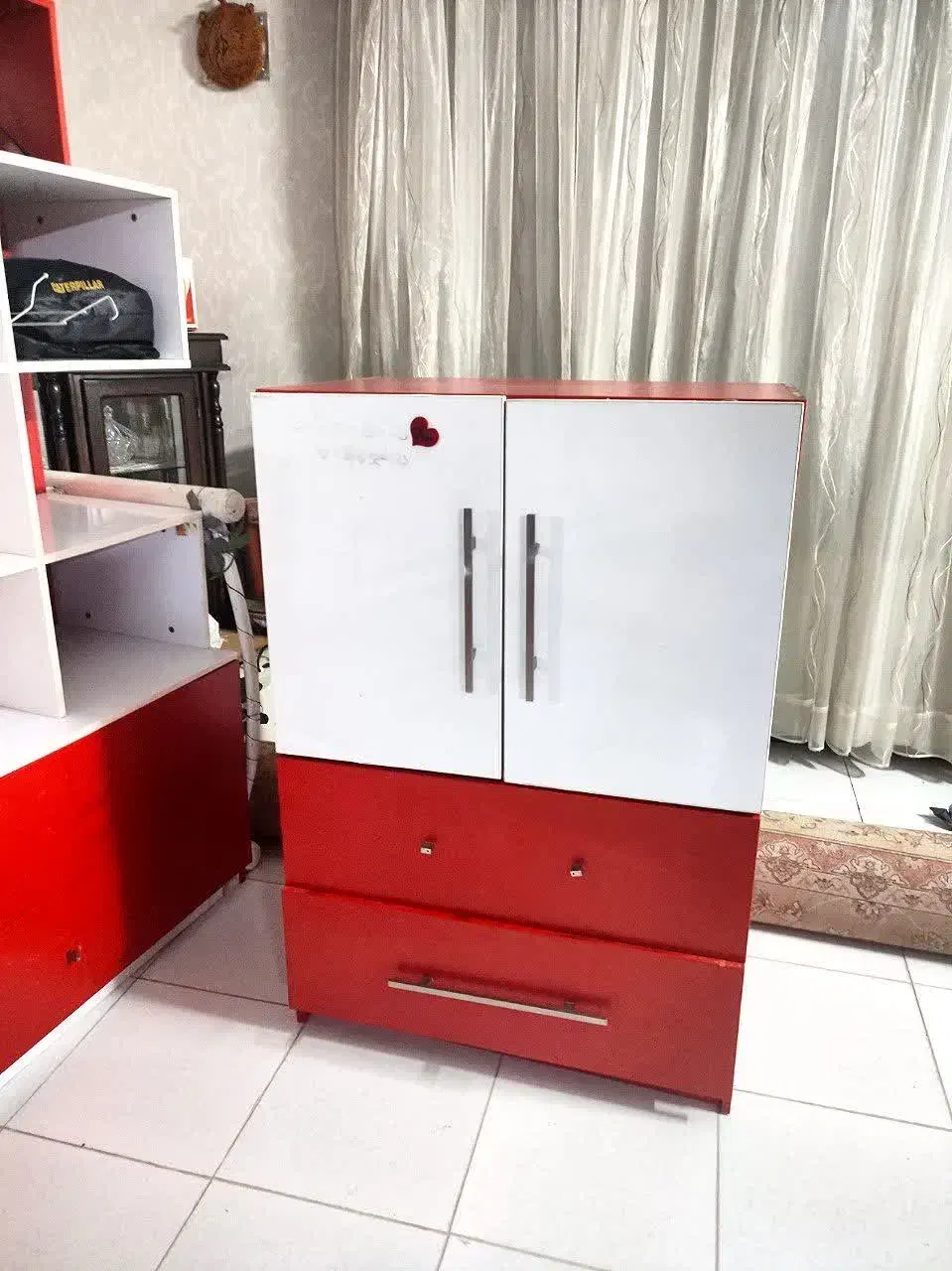 کمد|جاکفشی، کمد، دراور|مشهد, چهارچشمه|دیوار