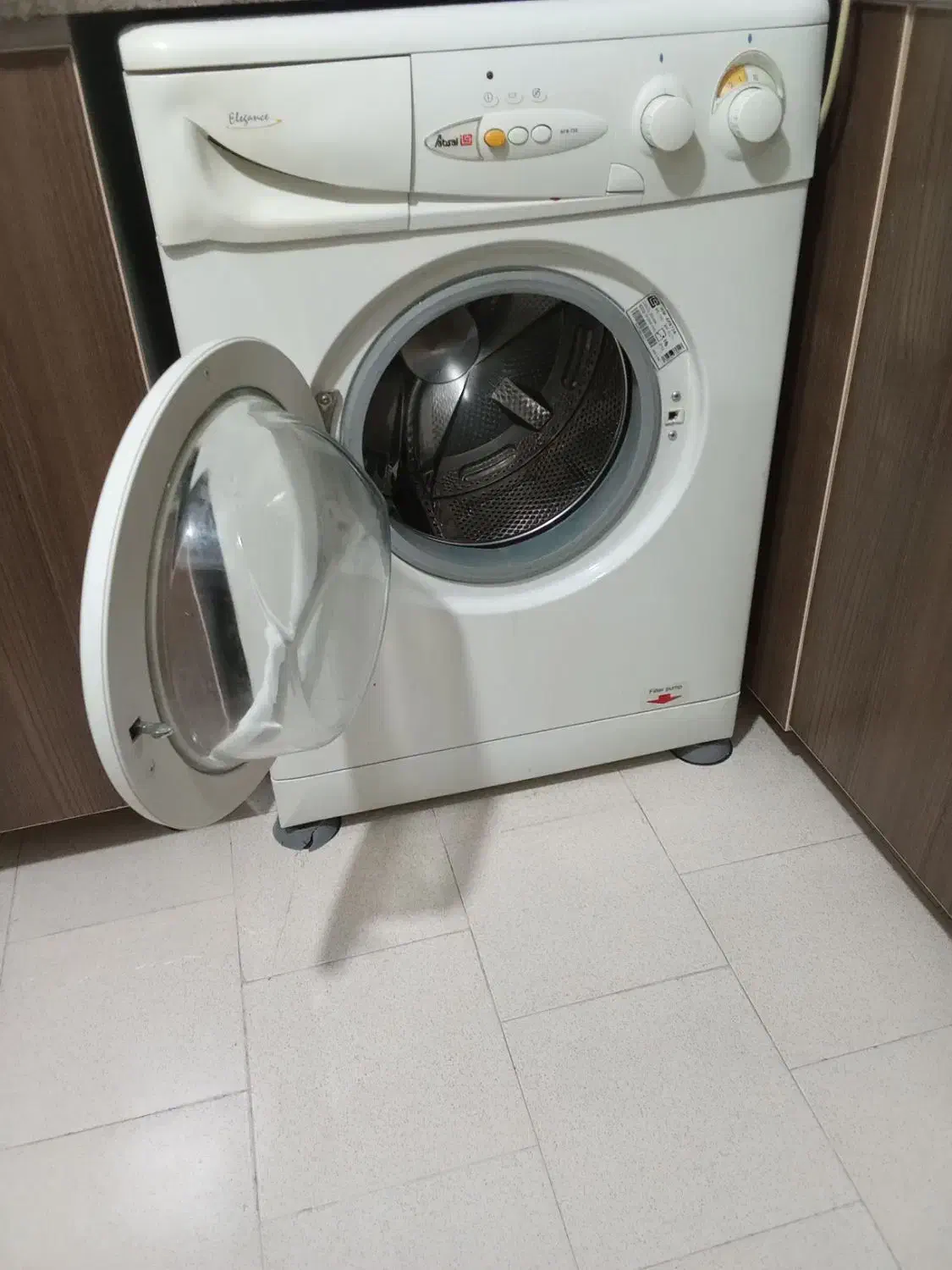 ماشین لباسشویی آبسال|ماشین لباسشویی و خشک‌کن لباس|بهار, |دیوار