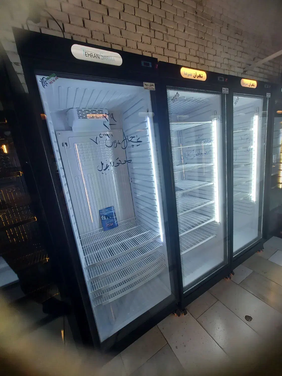 فریزر تک در ایستاده ویترینی ۶۰ سانتی چرخدار|فروشگاه و مغازه|مشهد, فدک|دیوار