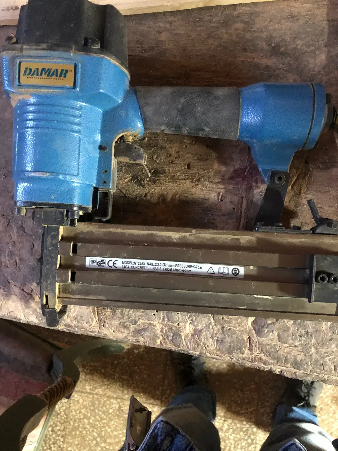 میخ کوب بادی|ابزارآلات|شیراز, باغ تخت|دیوار