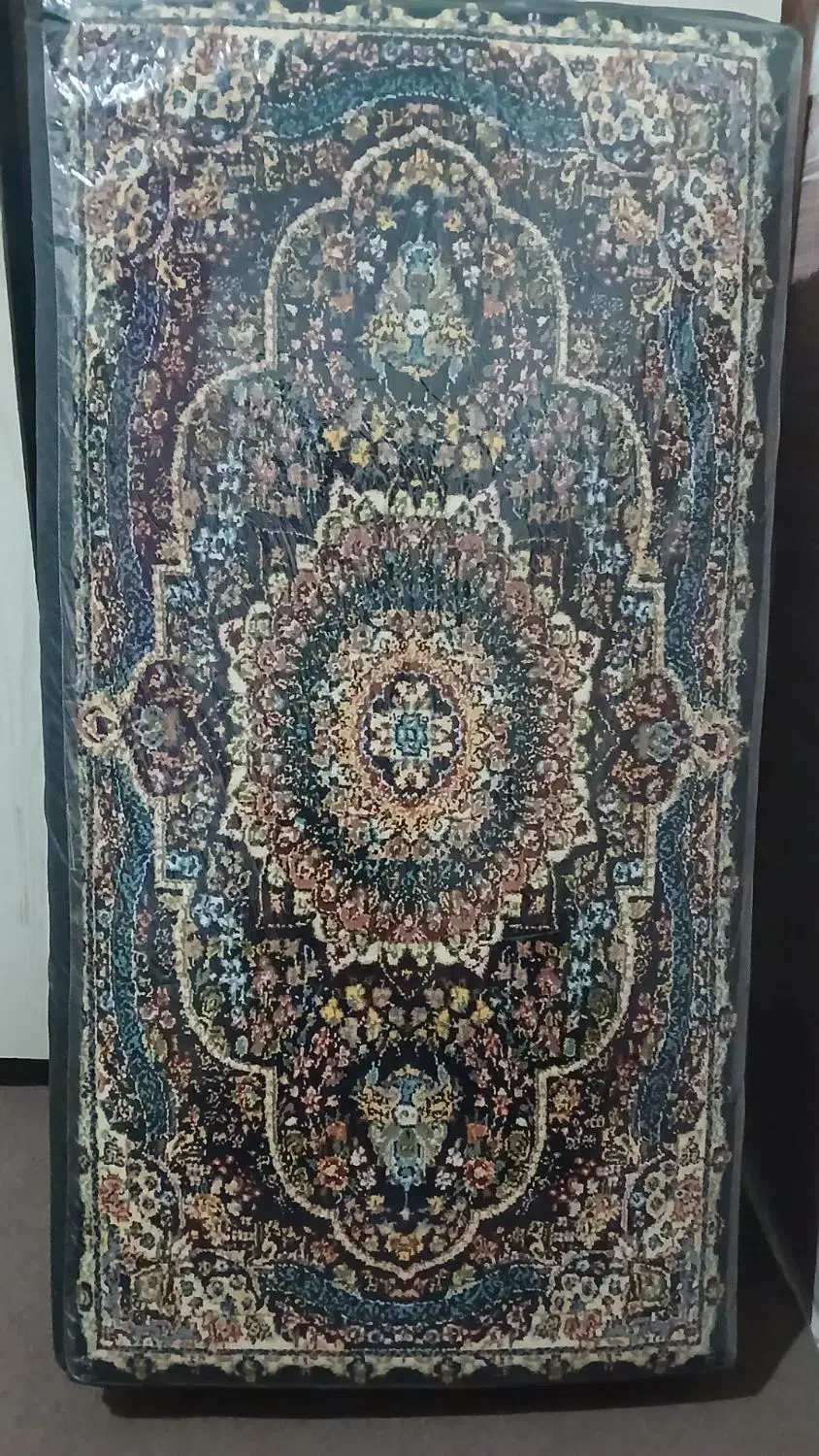 پشتی|پشتی|نسیم‌شهر, |دیوار