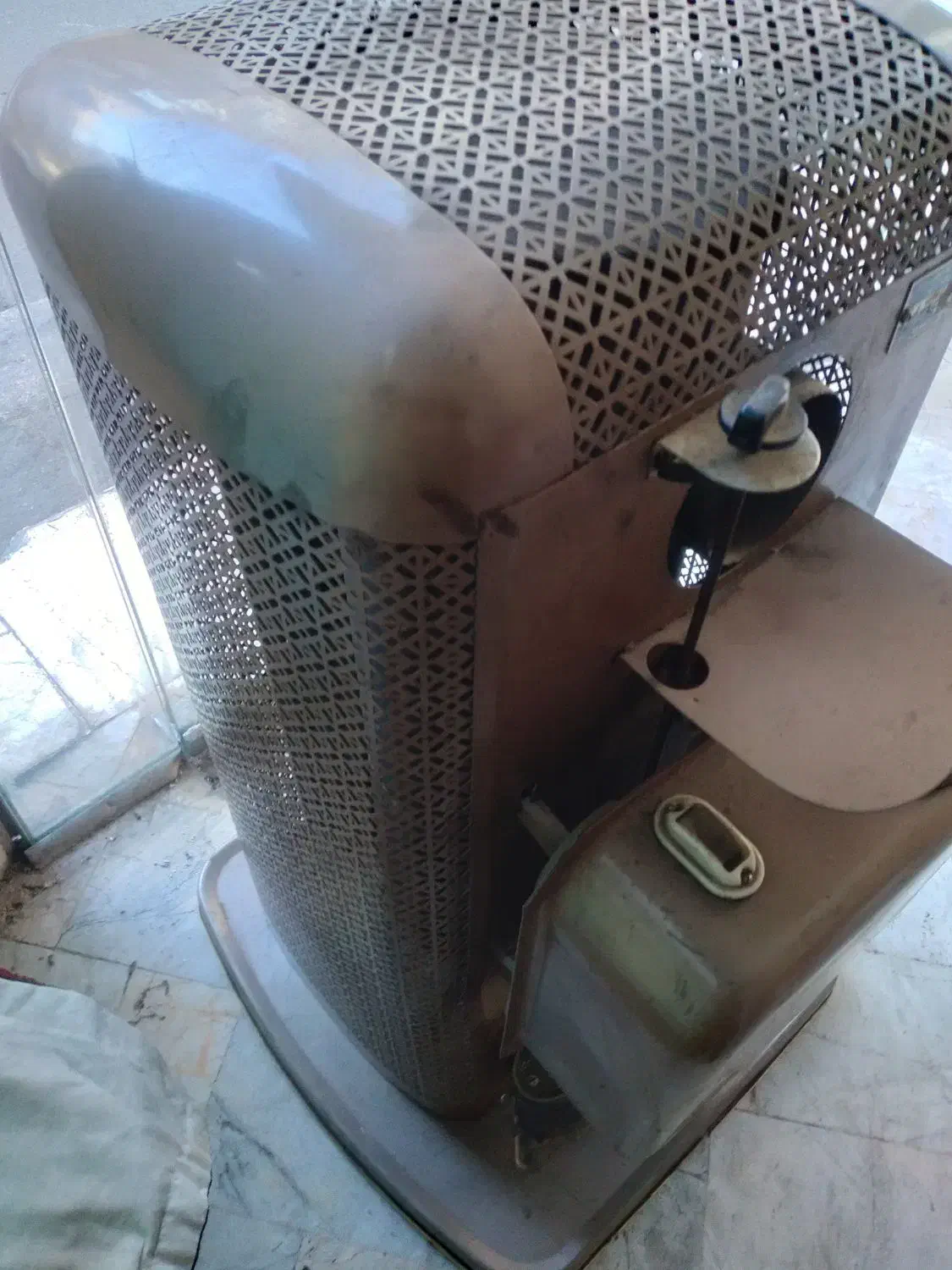 بخاری نفتی ارج بسیار تمیز وسالم|بخاری، هیتر، شومینه|تهران, جوادیه|دیوار