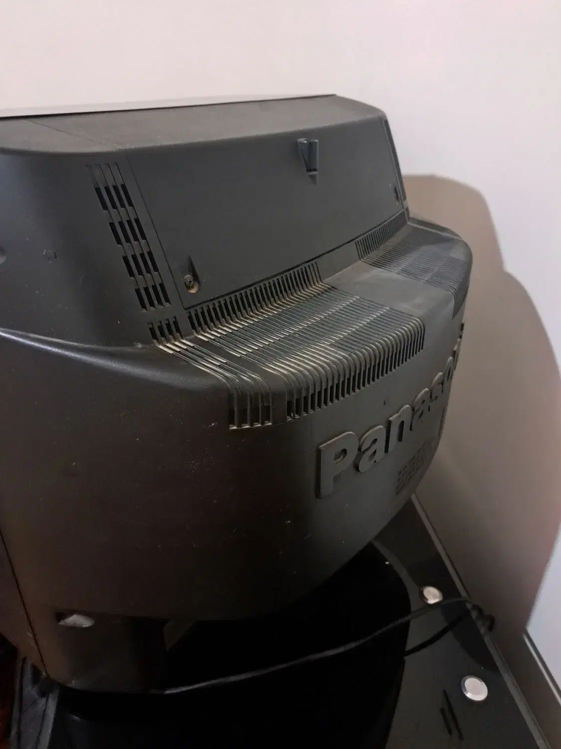 تلویزیون و میز تلویزیون|تلویزیون و پروژکتور|کرج, فاز ۱ مهرشهر|دیوار