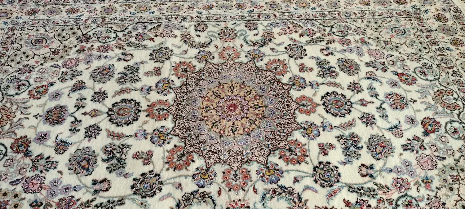 یک تخته فرش دست بافت نائین|فرش|اصفهان, براآن شمالی|دیوار