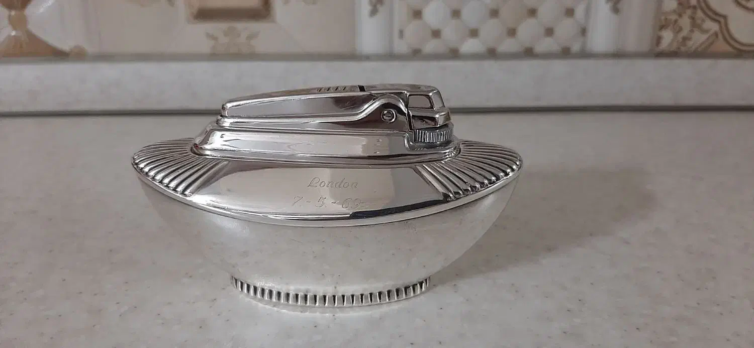 فندک رومیزی انگلیسی نقره در حد نو|کلکسیون اشیاء عتیقه|تهران, باغ خزانه|دیوار