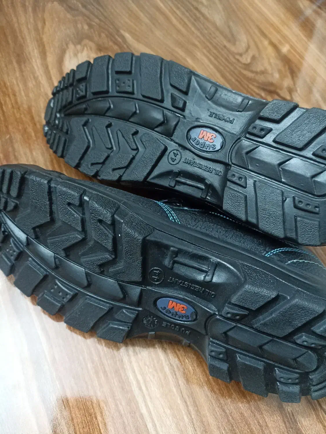 کفش کار|کیف، کفش، کمربند|اردبیل, |دیوار