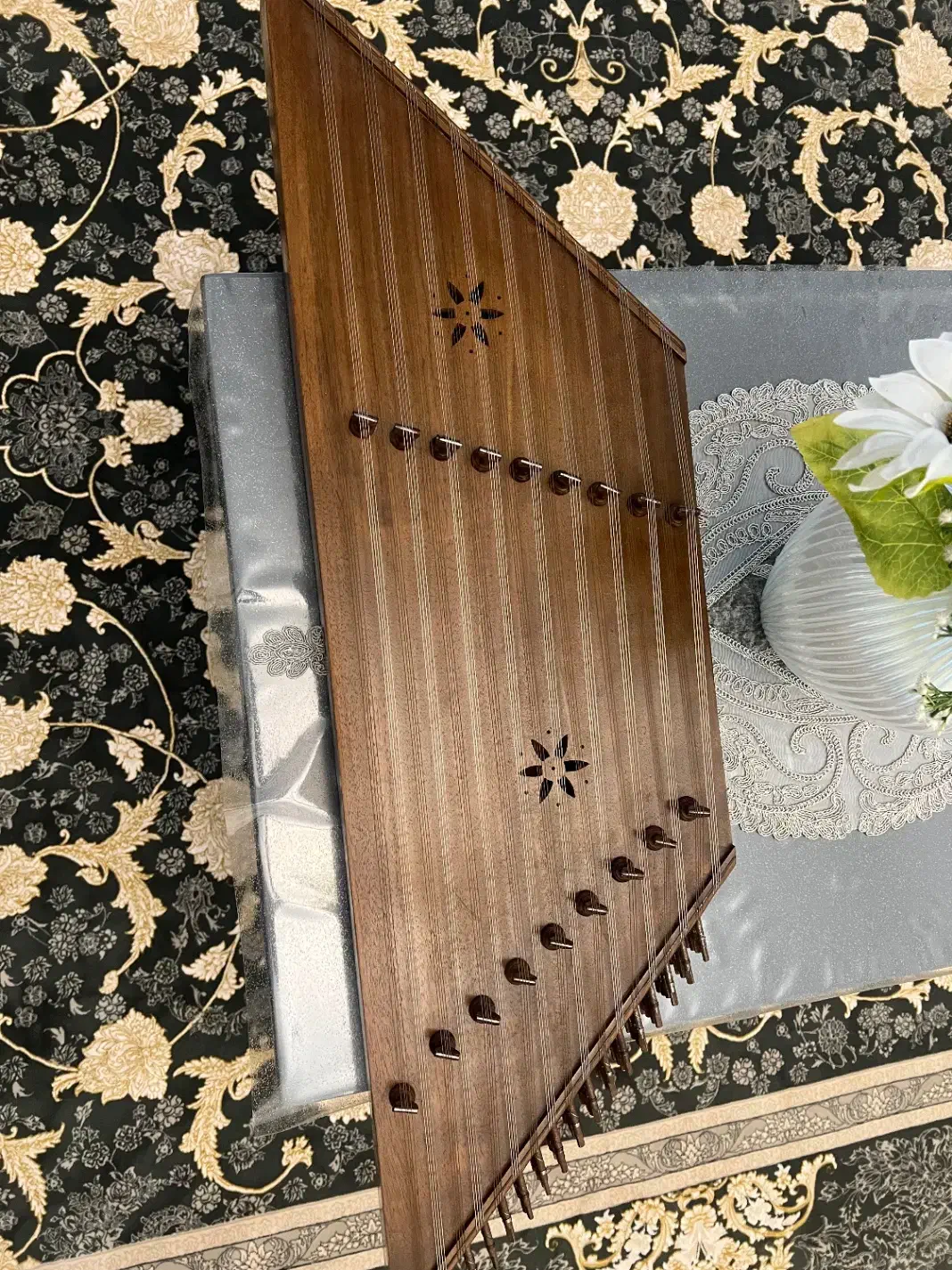 سنتور قدیمی|سازهای سنتی|رامجین, |دیوار