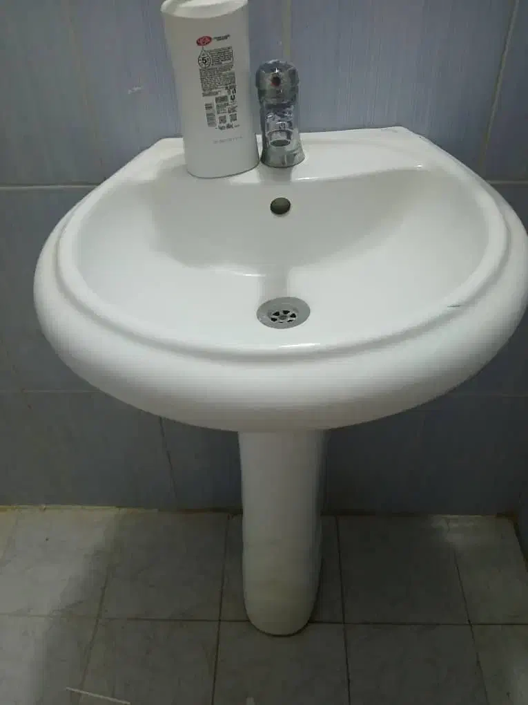 روشویی پایه داردرحدنو|لوازم سرویس بهداشتی|بندرعباس, |دیوار