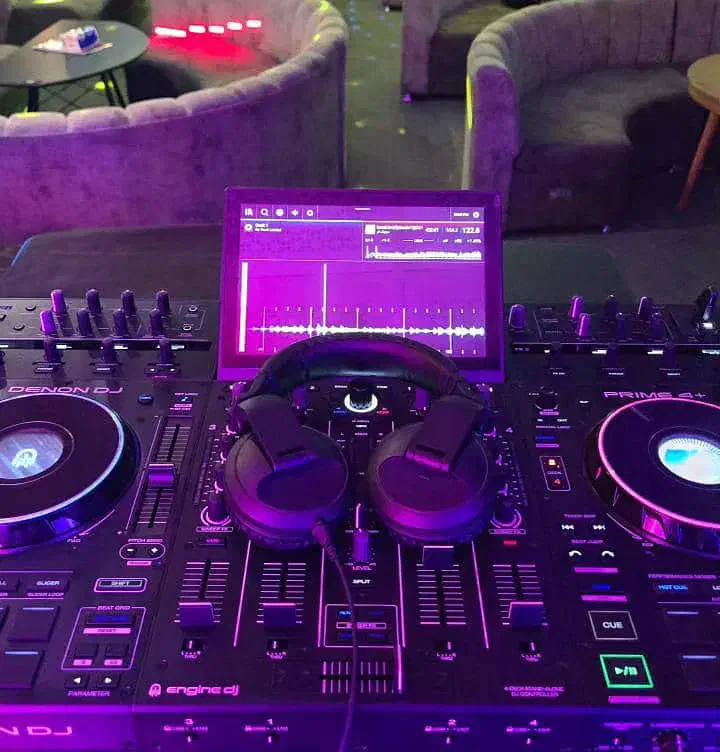 Dj عروسی تولد مهمونی دی جی|خدمات پذیرایی، مراسم|شیراز, احمدآباد|دیوار