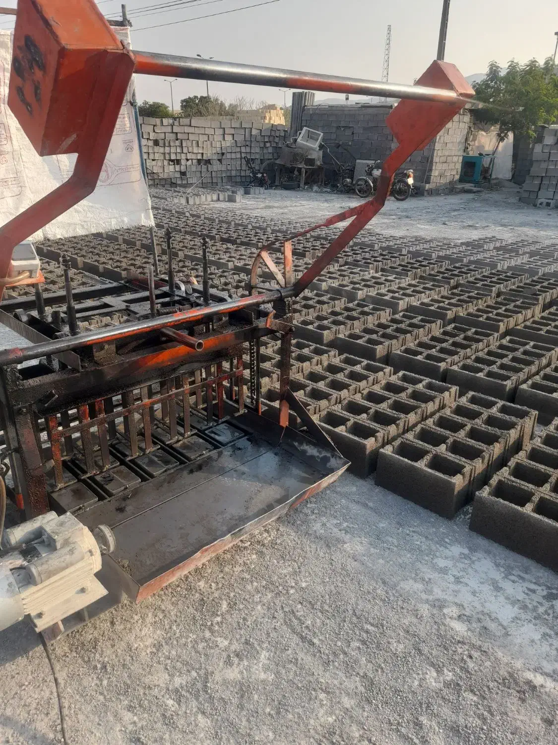 دستگاه بلوک زنی ۵ قالبه|ماشینآلات صنعتی|دوگنبدان, |دیوار