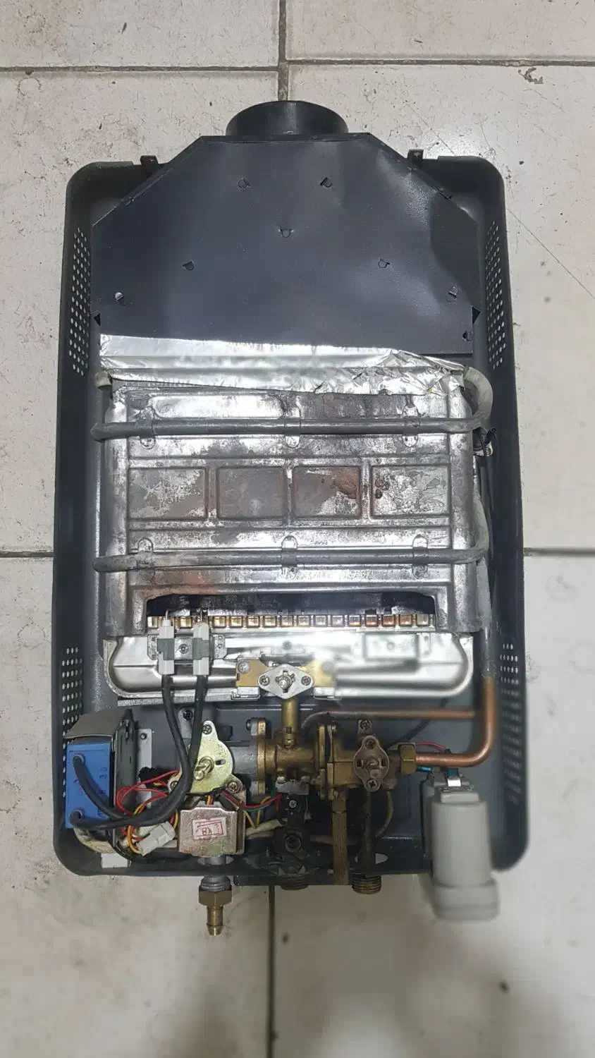 آبگرمکن دیواری سرویس شده کریستال مالزی|آبگرمکن، پکیج، شوفاژ|مشهد, یوسفیه (شهرک غرب)|دیوار