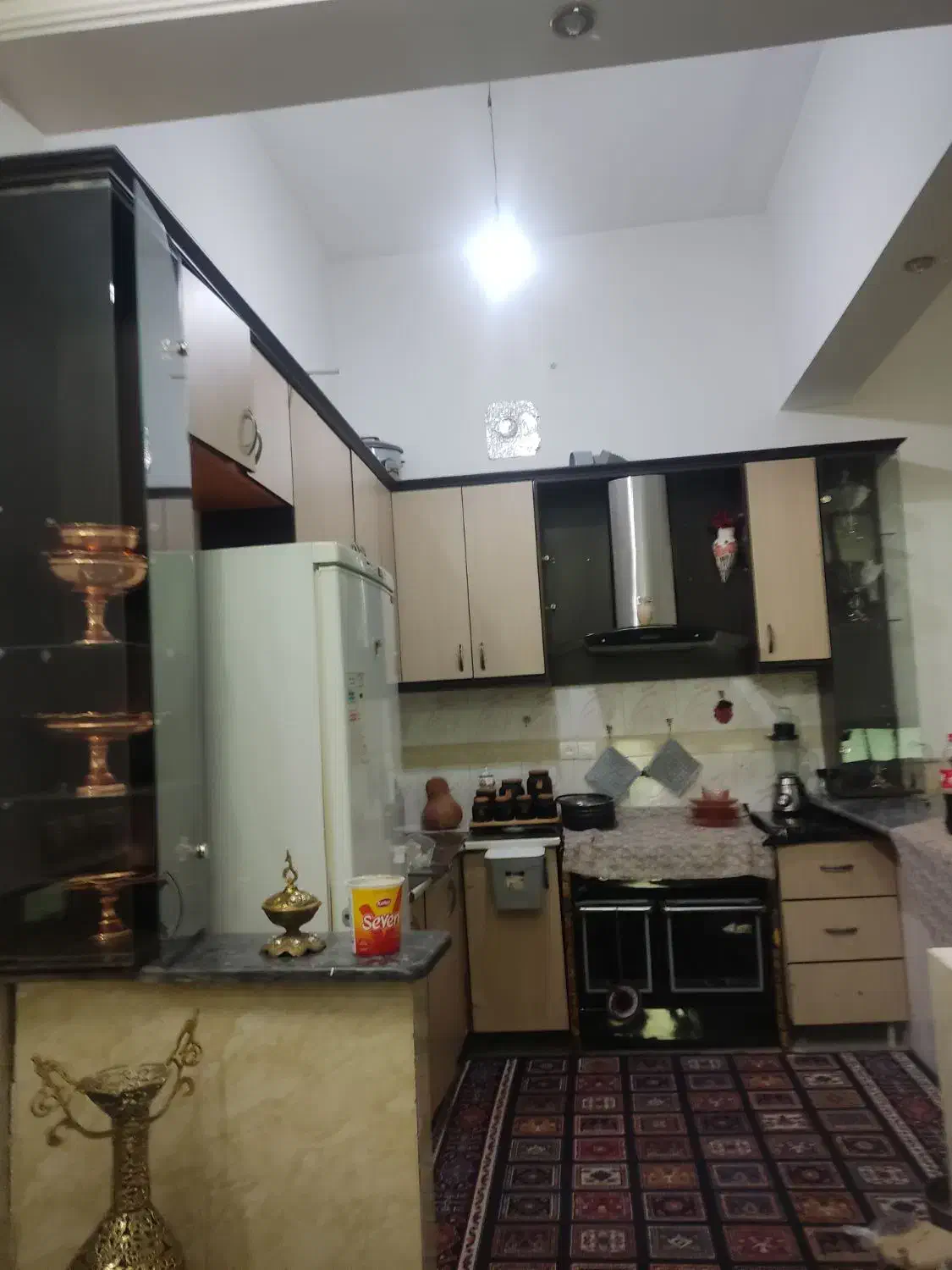 هود سالم|هود|قم, حکمت شمالی|دیوار