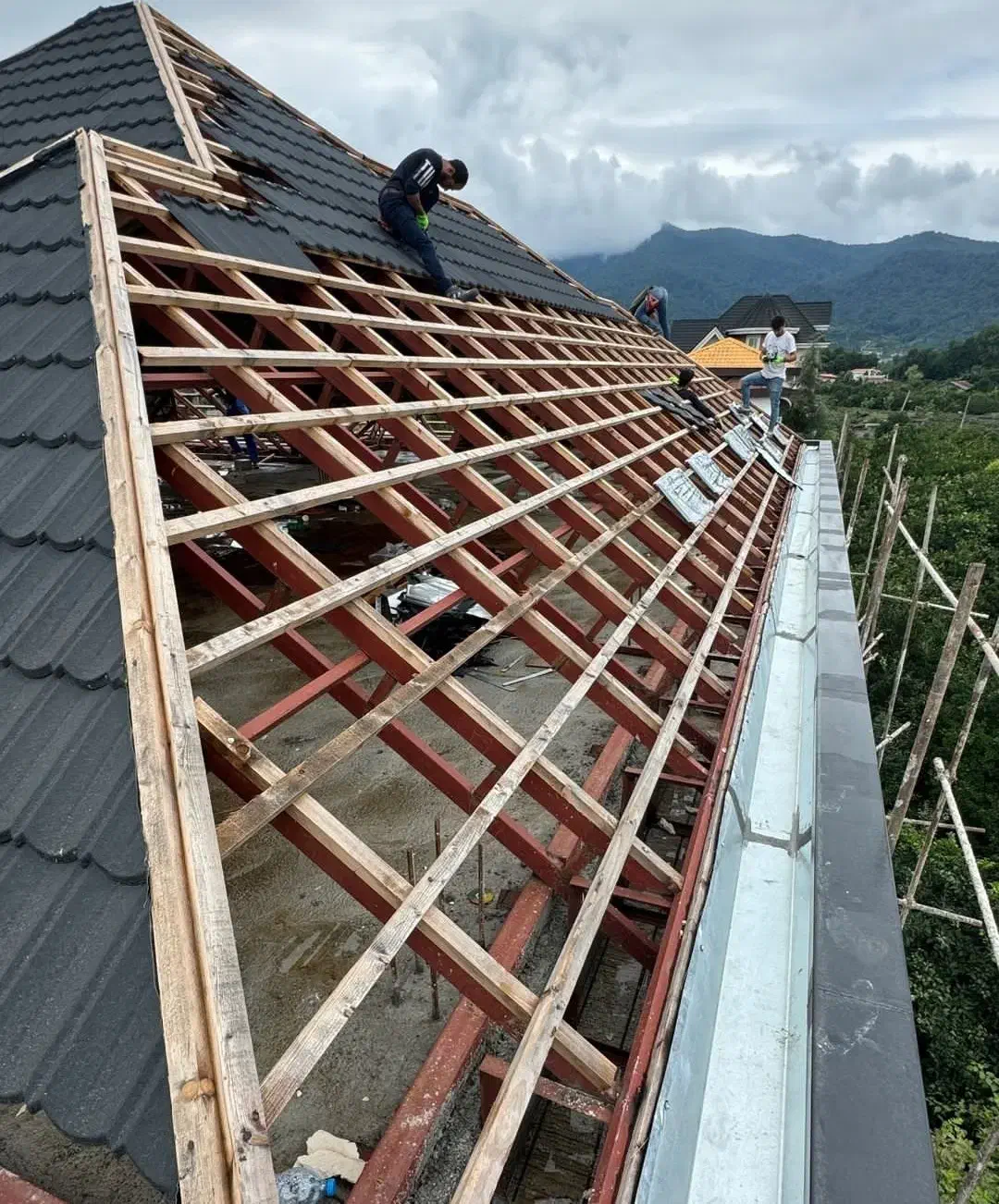 نصب پوشش سقف شیروانی در مازندران با ضمانت|خدمات پیشه و مهارت|ارطه, |دیوار