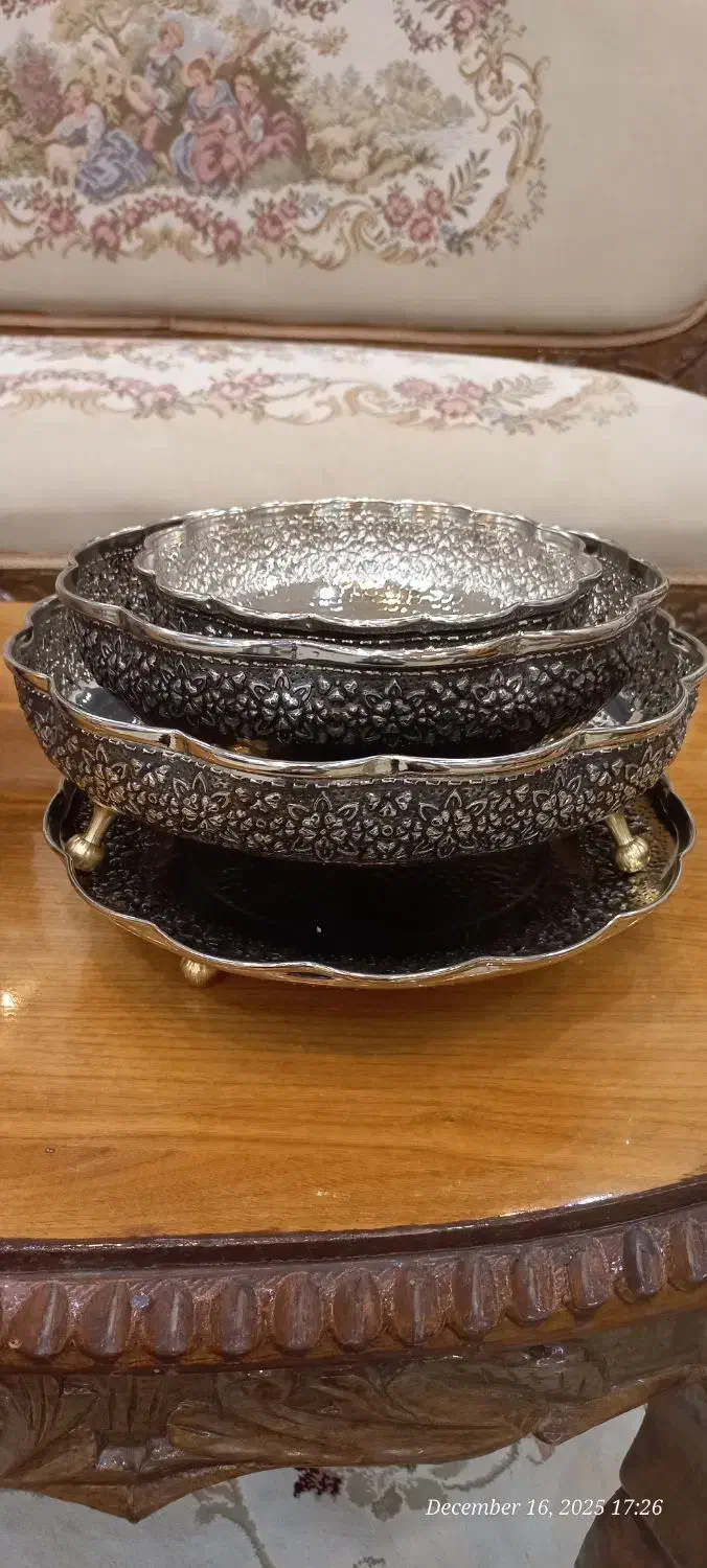 ظروف مس پایه برنج|صنایع دستی و سایر لوازم تزئینی|فولادشهر, C8|دیوار